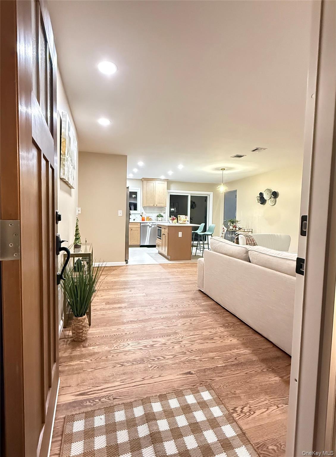 Single Family Scott Suffolk County, NY 11729, MLS-933986-3