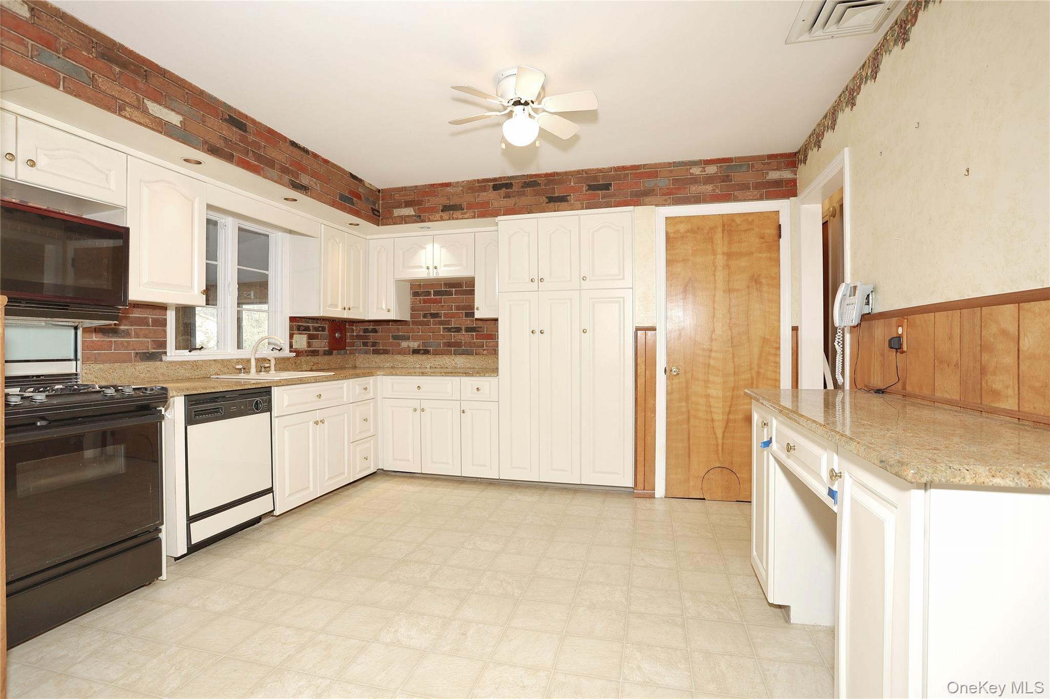 Single Family Prides  Rockland County, NY 10956, MLS-933990-7