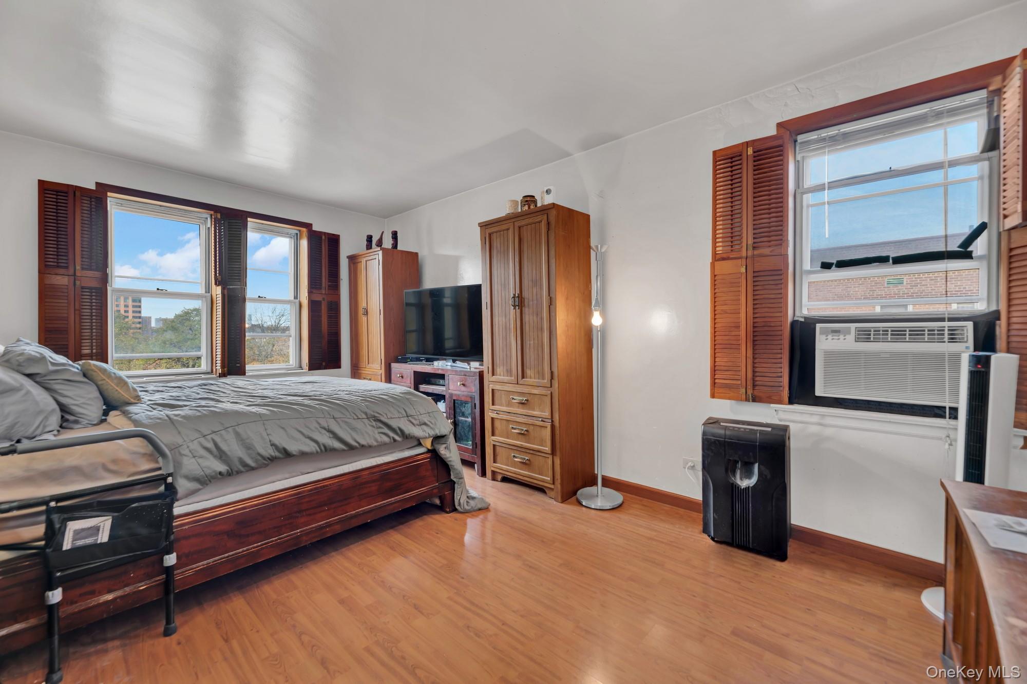 Coop Grand Concourse Bronx, NY 10451, MLS-933991-11