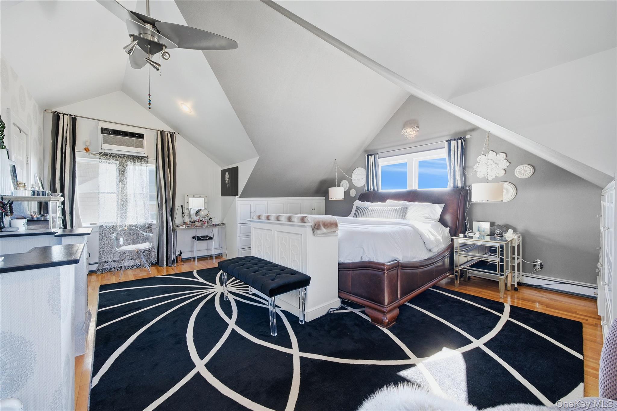 Single Family Bayside Suffolk County, NY 11701, MLS-933996-21