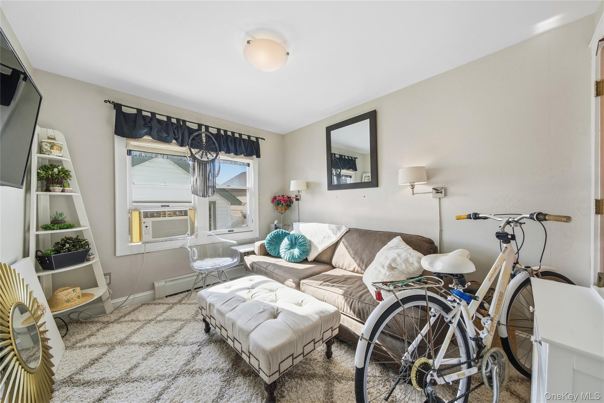 Single Family Bayside Suffolk County, NY 11701, MLS-933996-25