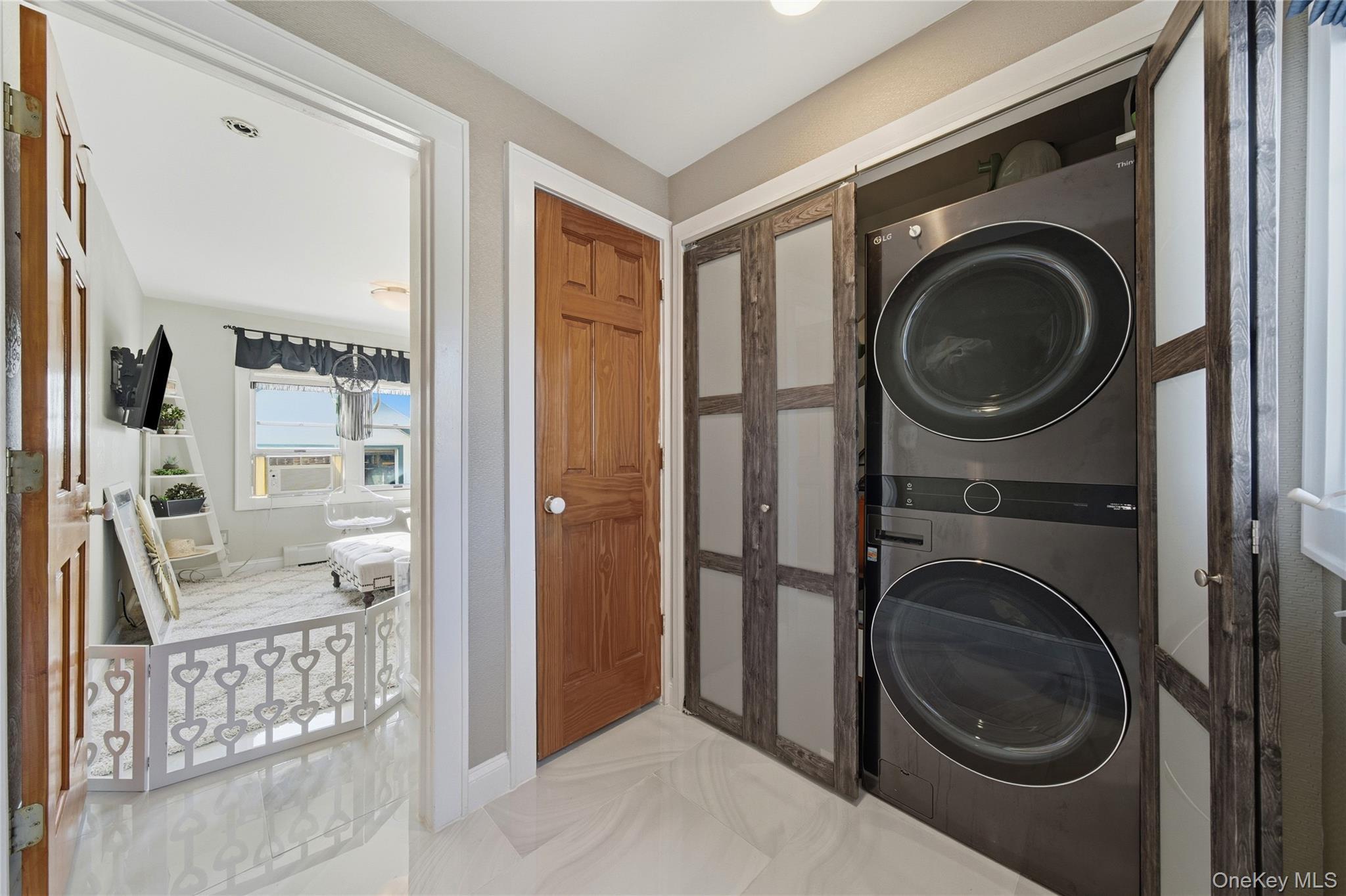 Single Family Bayside Suffolk County, NY 11701, MLS-933996-26