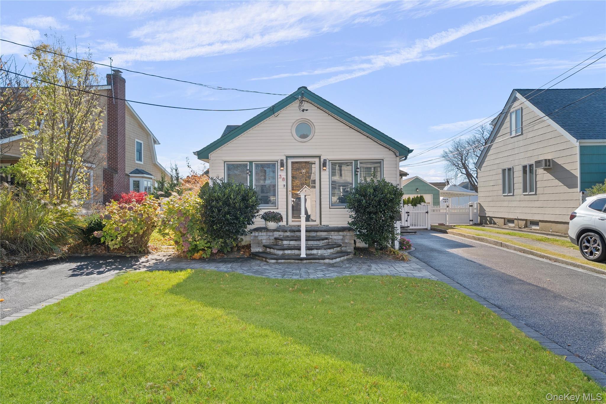 Single Family Bayside Suffolk County, NY 11701, MLS-933996-3