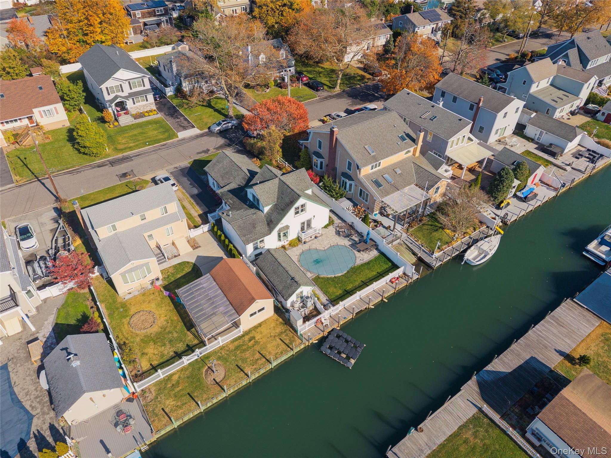 Single Family Bayside Suffolk County, NY 11701, MLS-933996-36