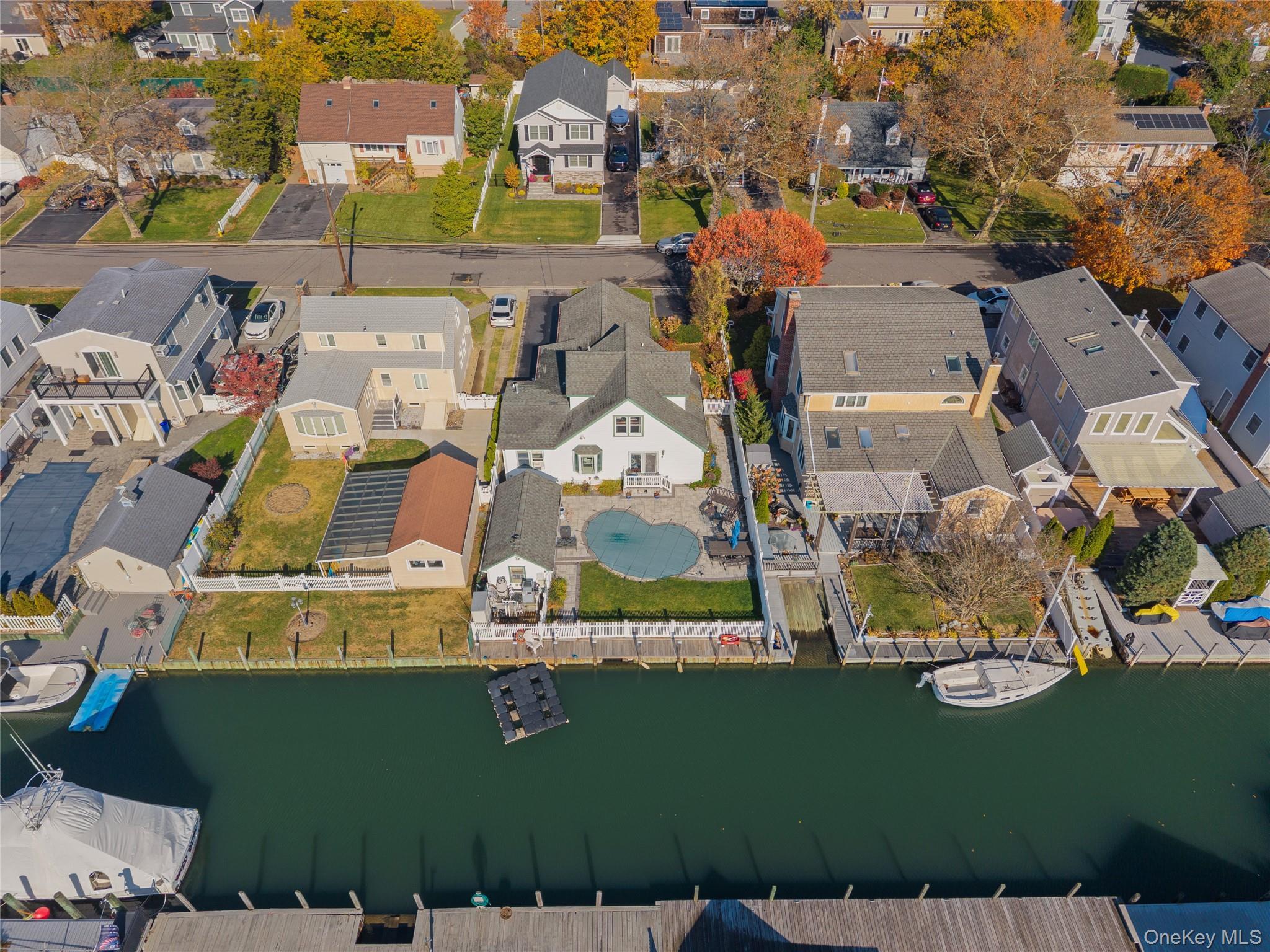 Single Family Bayside Suffolk County, NY 11701, MLS-933996-37