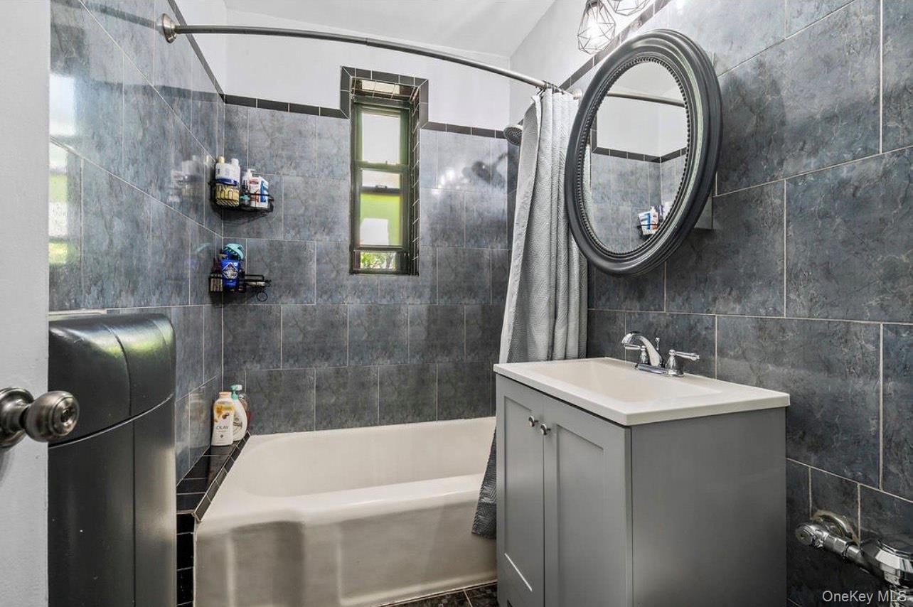 Apartment Hoover  Queens, NY 11435, MLS-934007-7