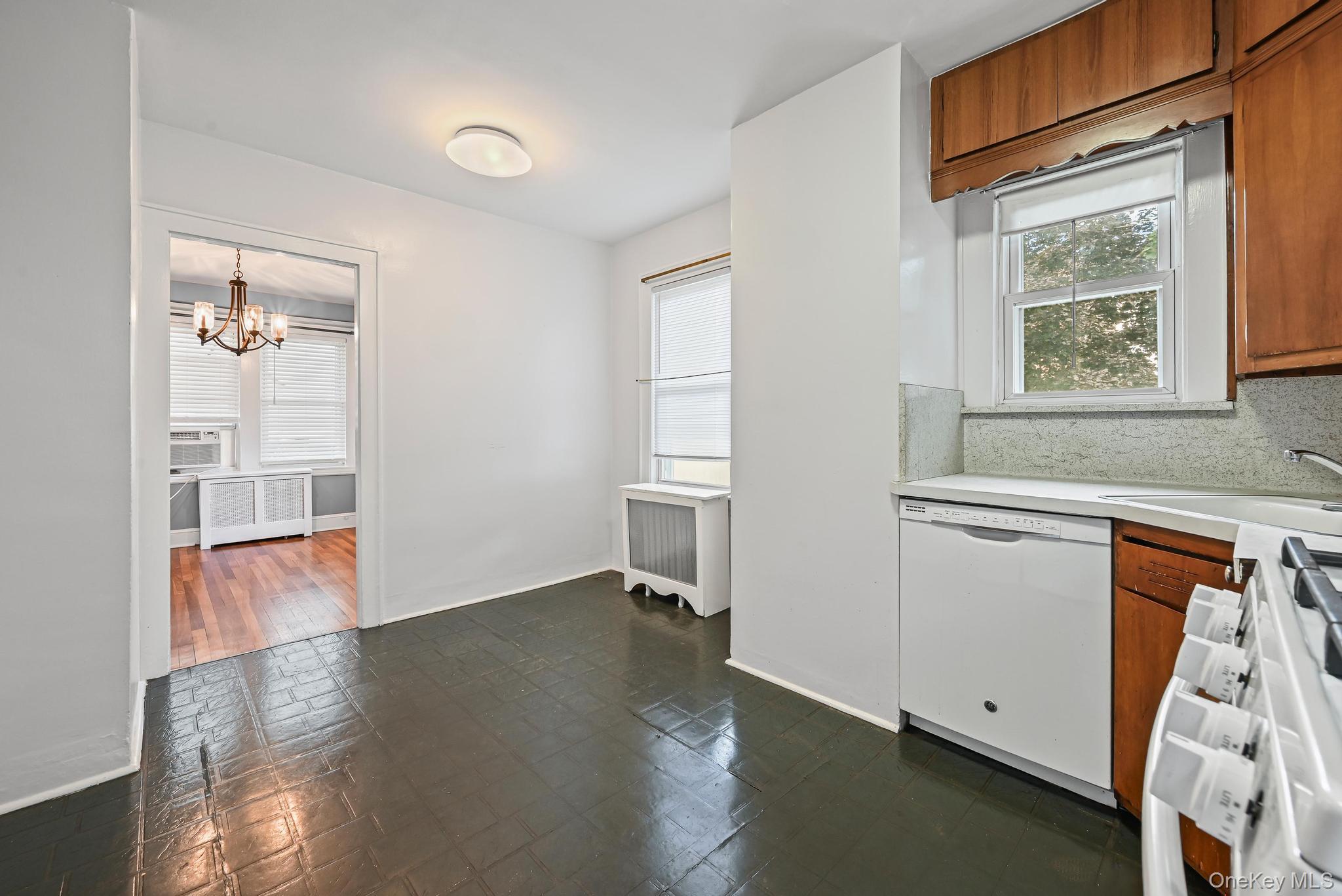 Single Family Temple  Nassau County, NY 11596, MLS-934008-12