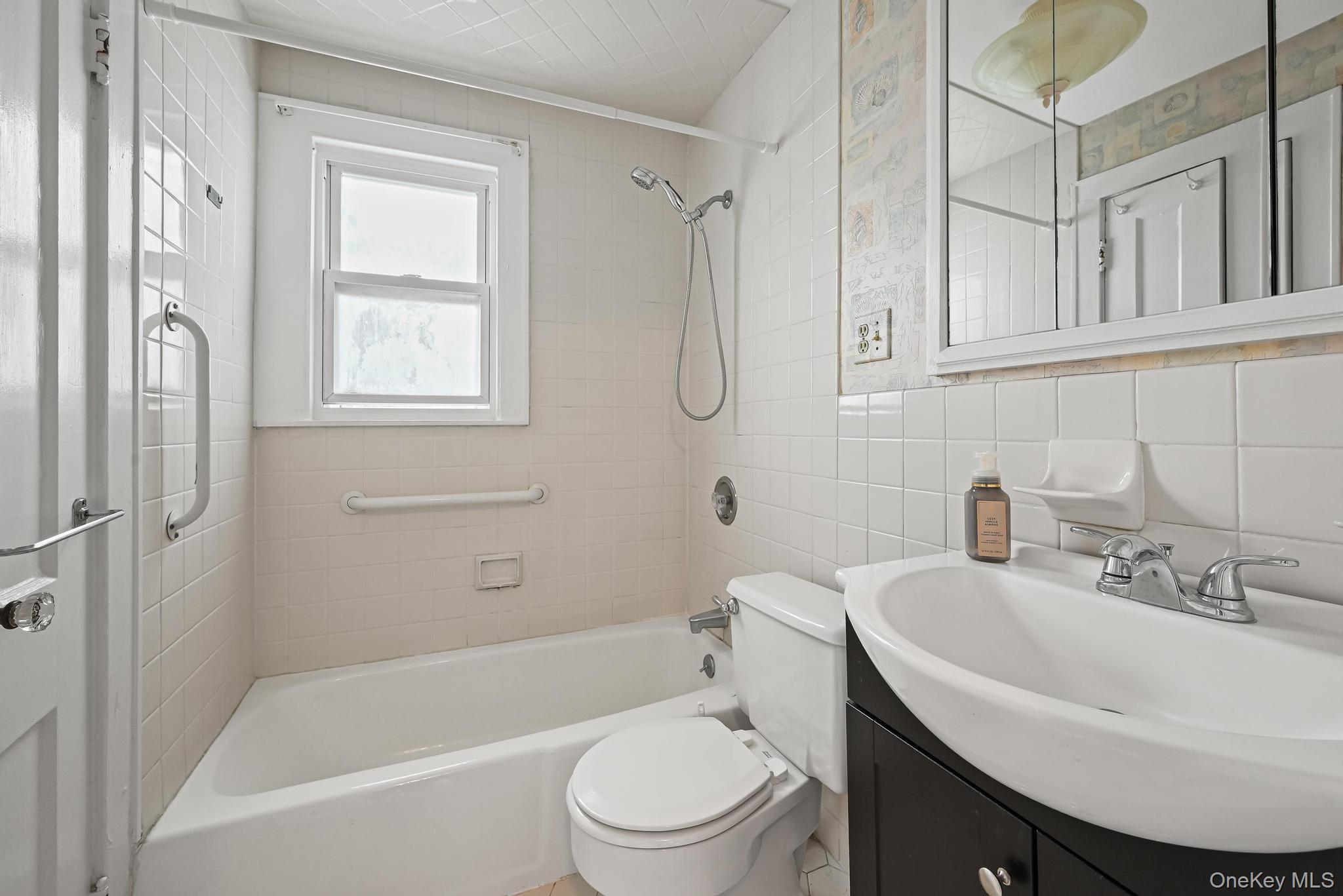 Single Family Temple  Nassau County, NY 11596, MLS-934008-16