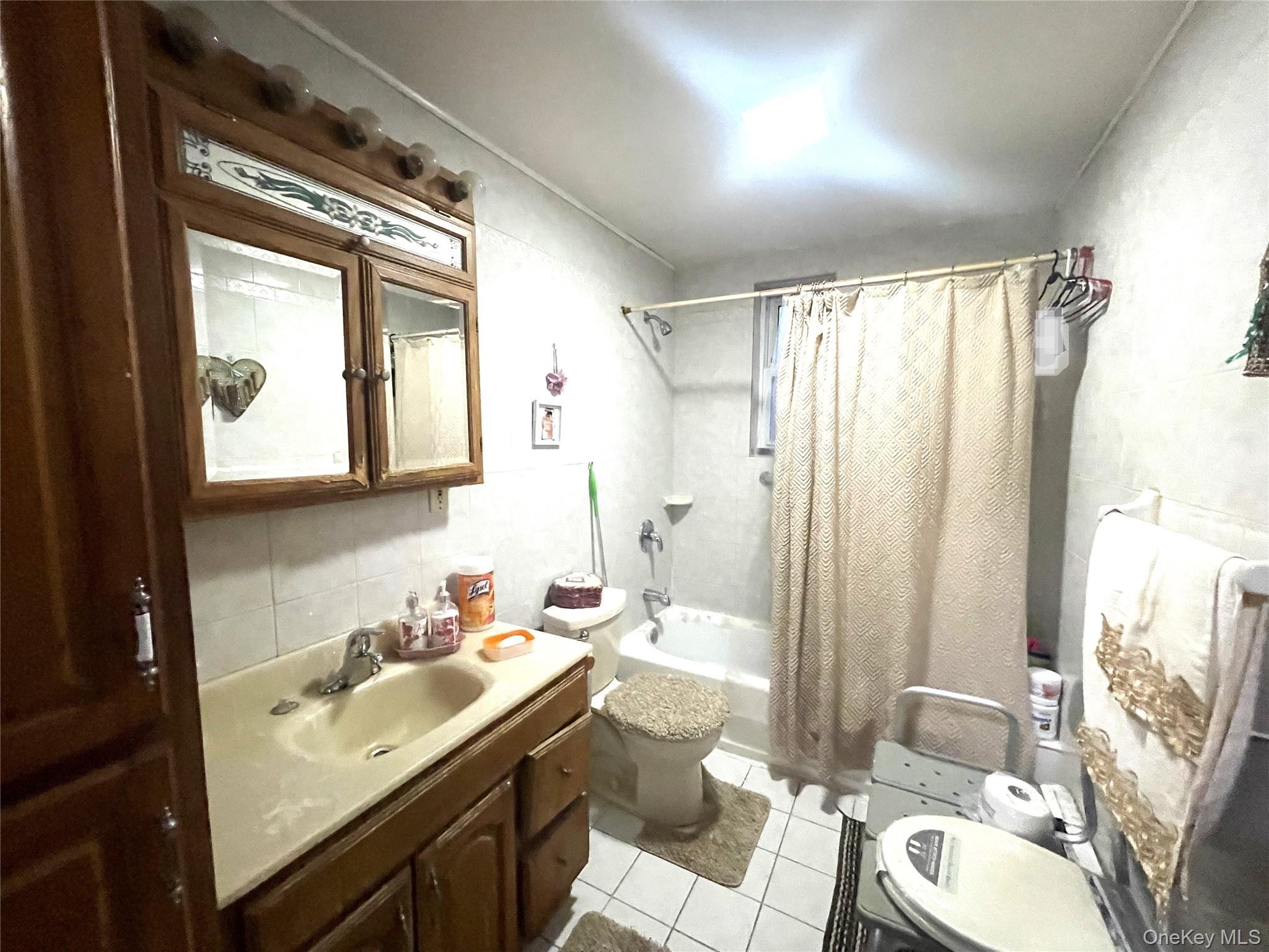 Single Family 82nd Queens, NY 11370, MLS-934091-16