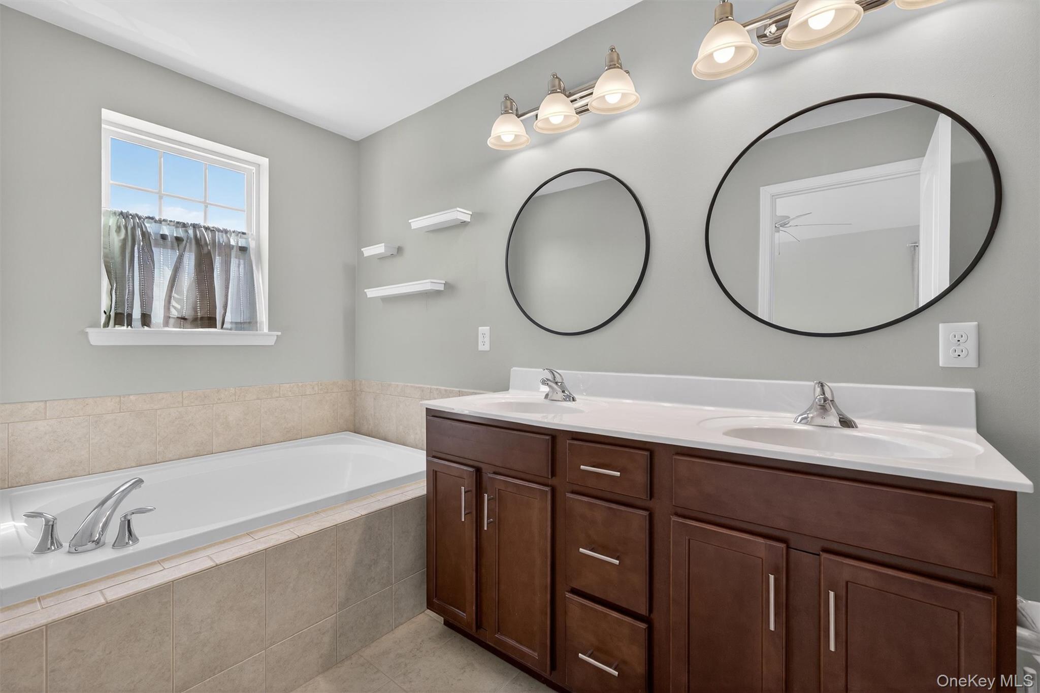 Single Family Meadow View  Orange County, NY 10940, MLS-934102-23