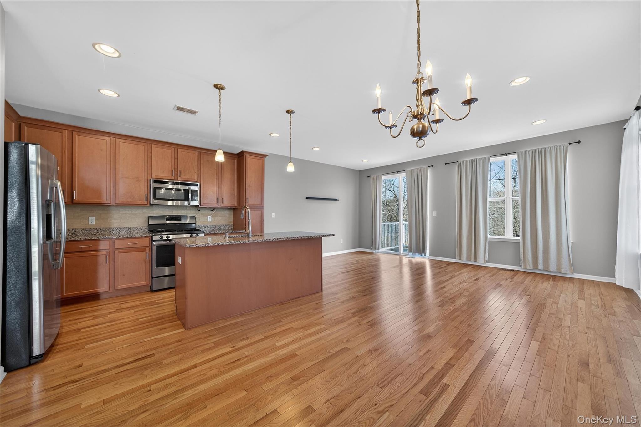 Single Family Meadow View  Orange County, NY 10940, MLS-934102-4