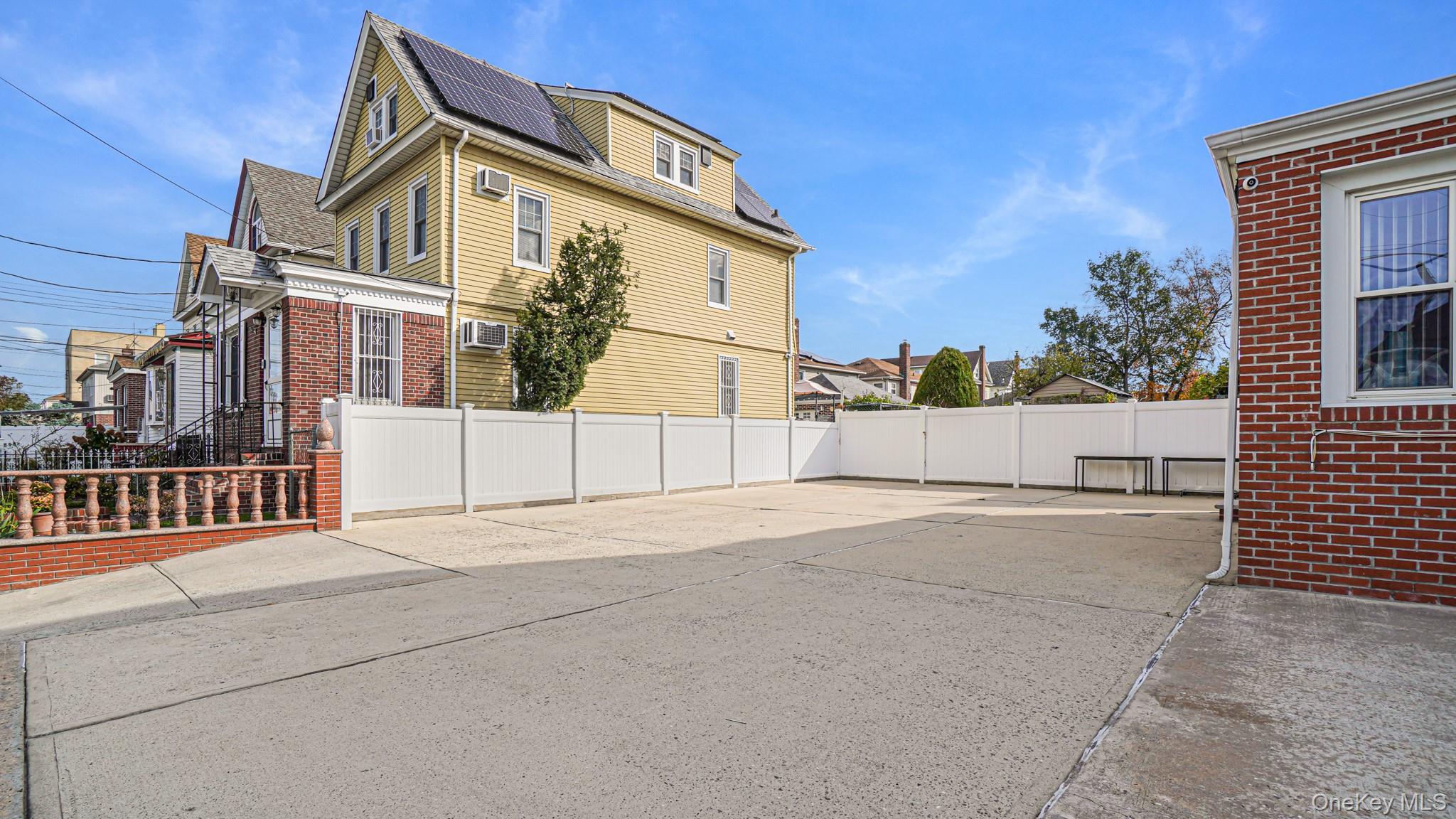 Single Family 212th Queens, NY 11428, MLS-934121-35