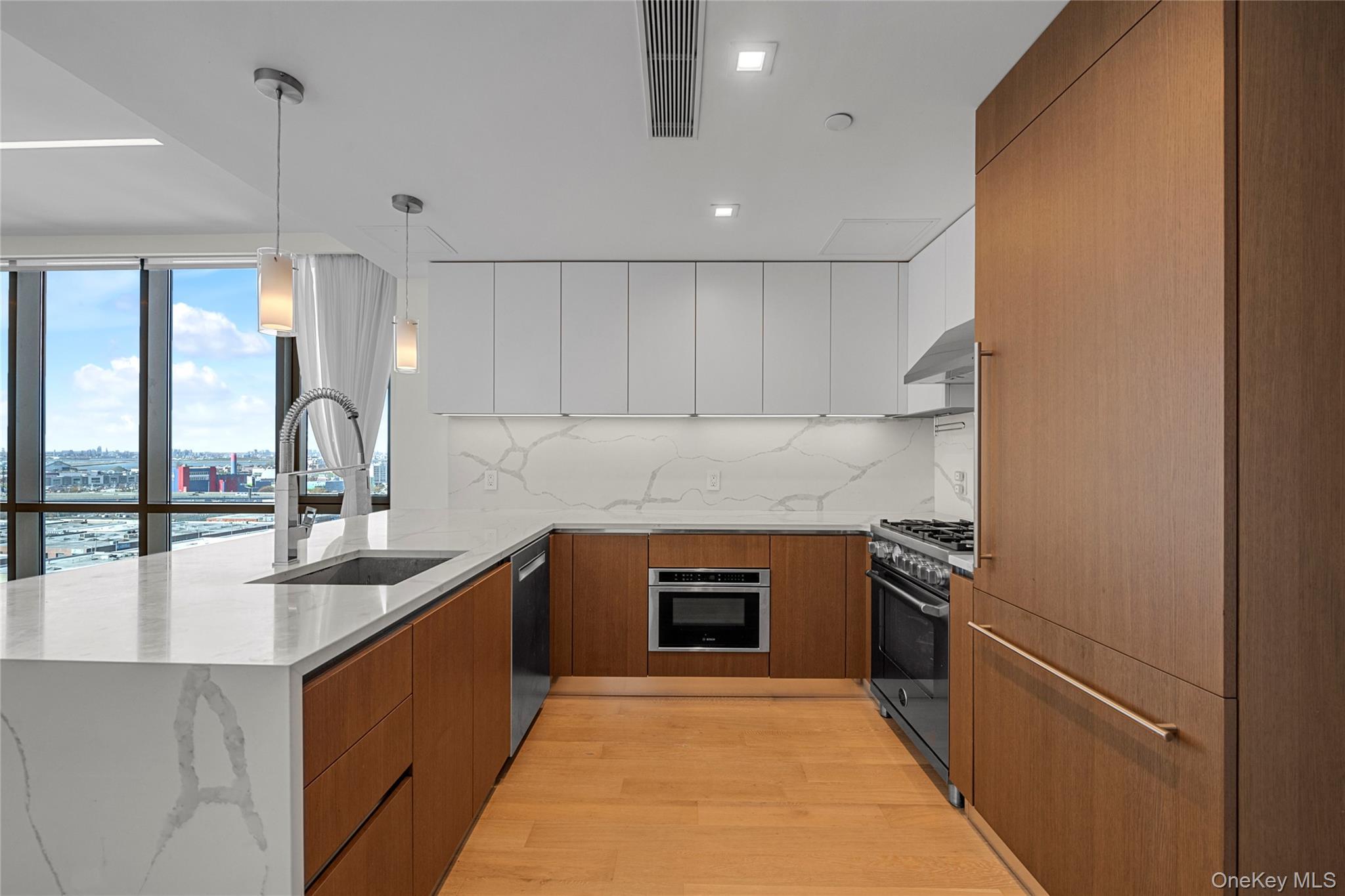 Condo 35th Ave  Queens, NY 11654, MLS-934126-6