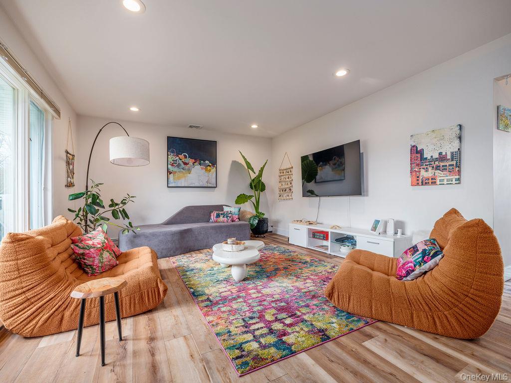 Single Family Aldrich Suffolk County, NY 11948, MLS-934137-6