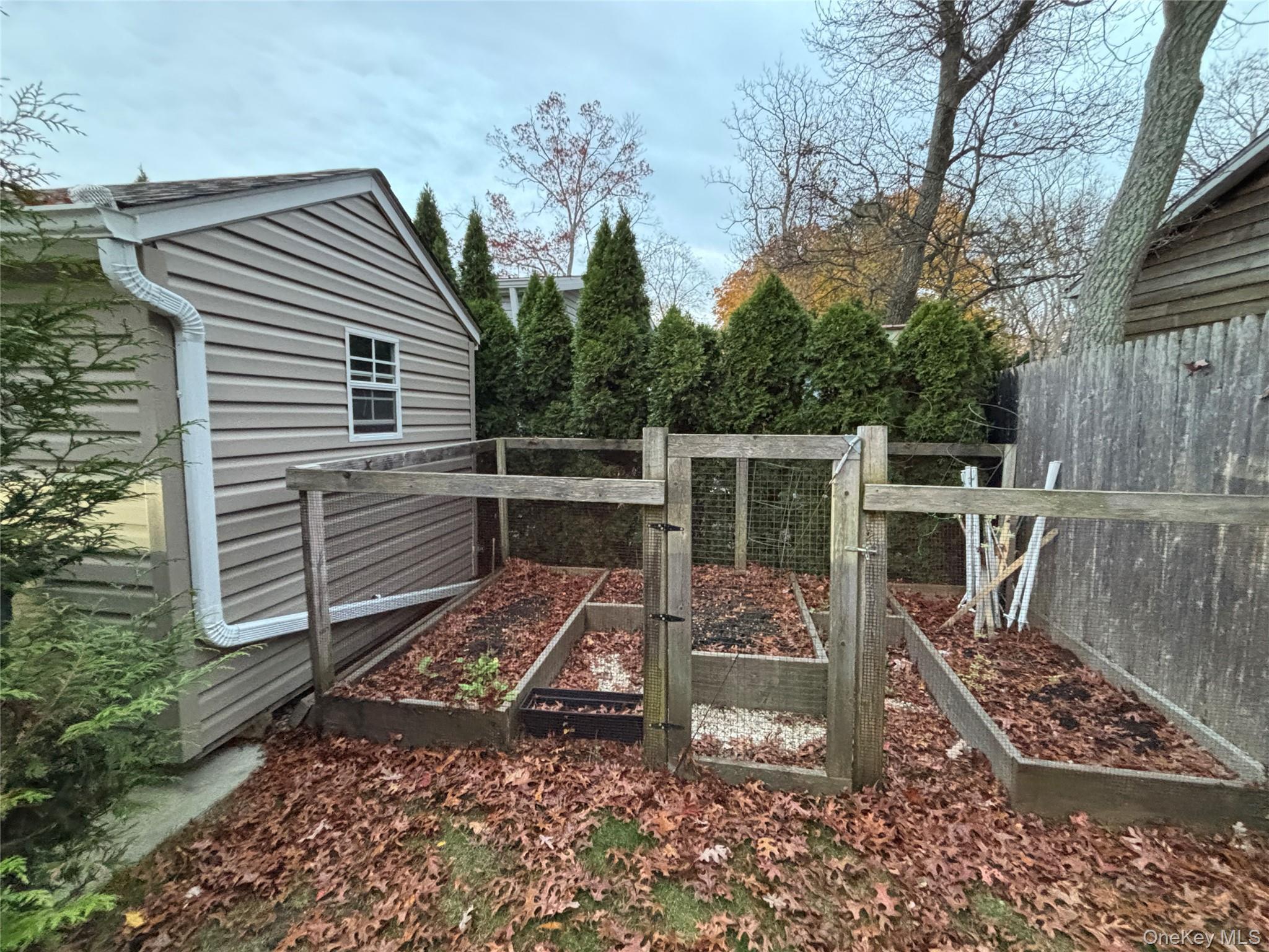 Single Family Forge Suffolk County, NY 11901, MLS-934144-31