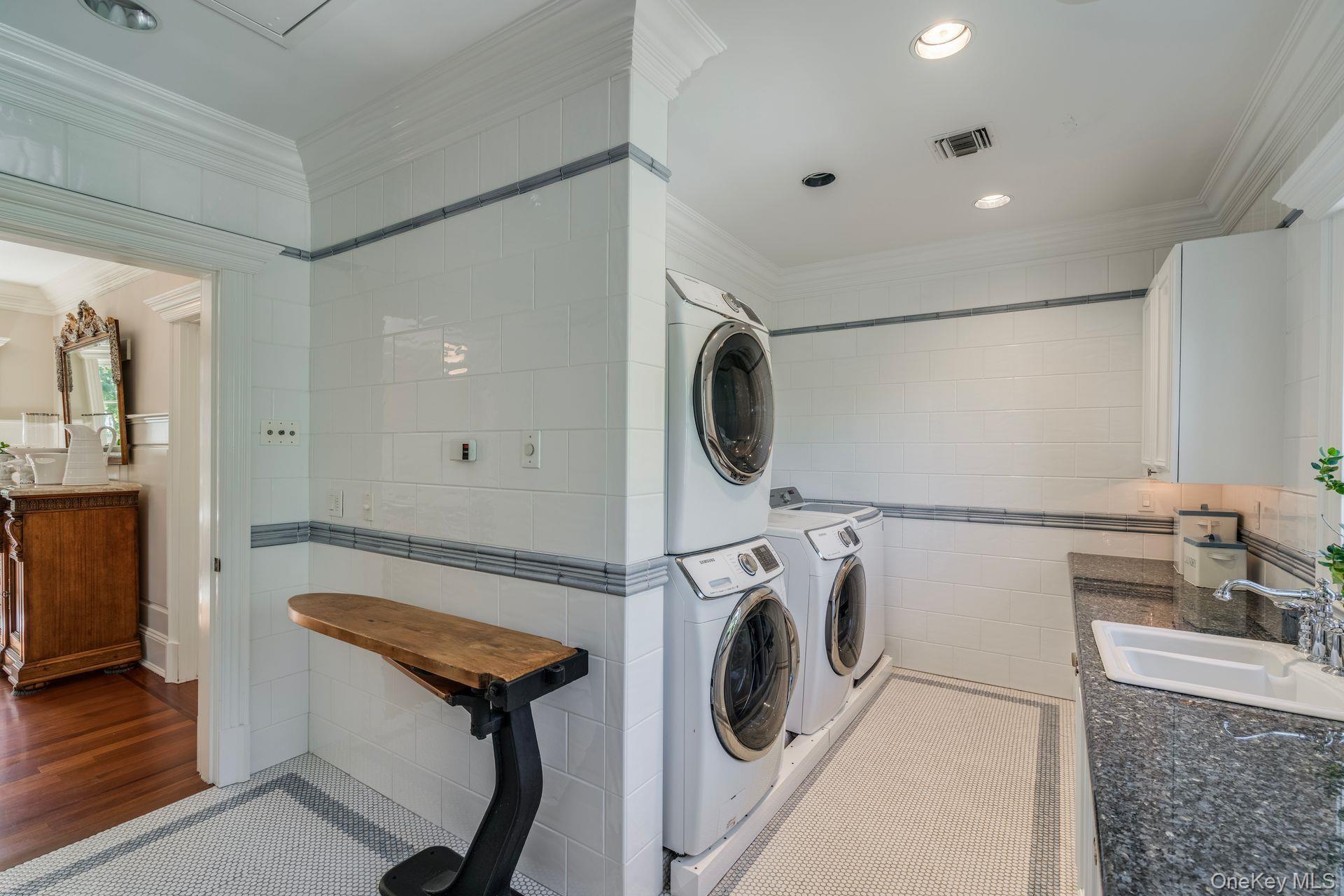 Single Family Gwynne Suffolk County, NY 11747, MLS-934191-40