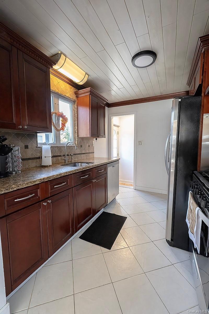 Single Family Windsor  Nassau County, NY 11572, MLS-934210-12