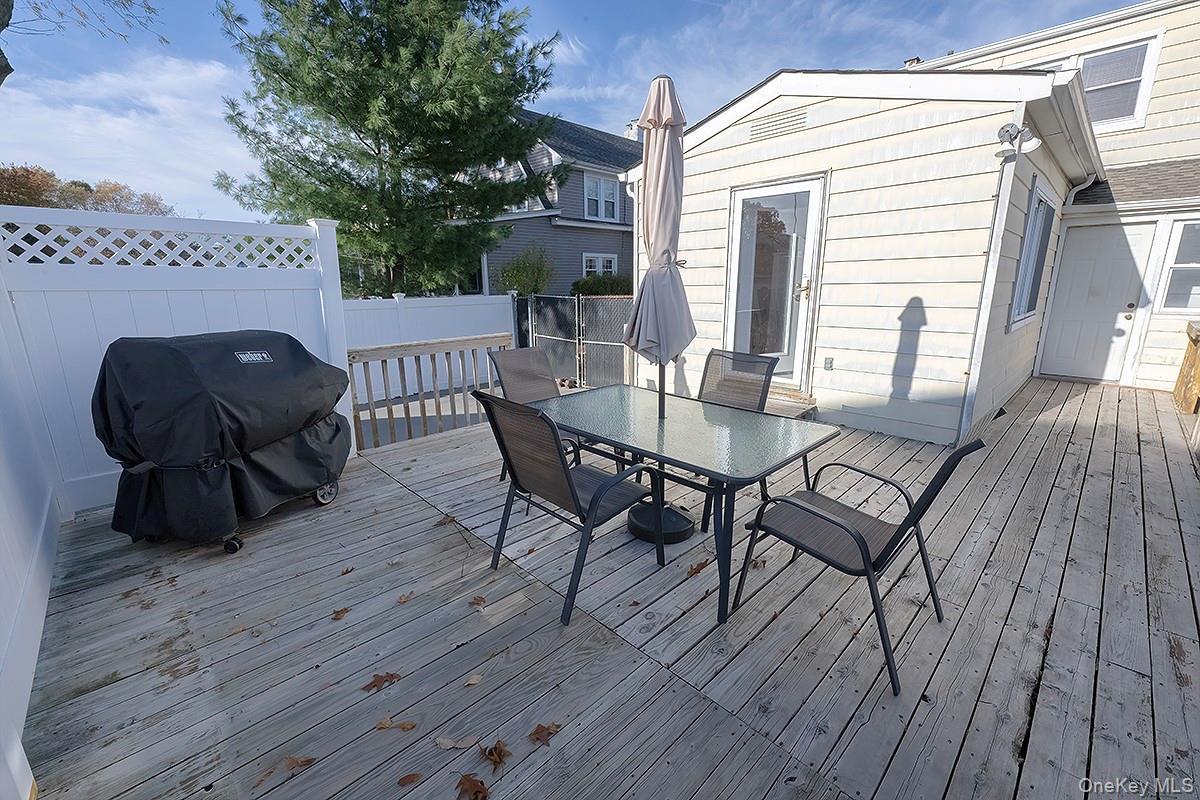 Single Family Windsor  Nassau County, NY 11572, MLS-934210-27