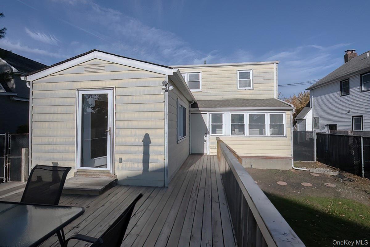 Single Family Windsor  Nassau County, NY 11572, MLS-934210-28