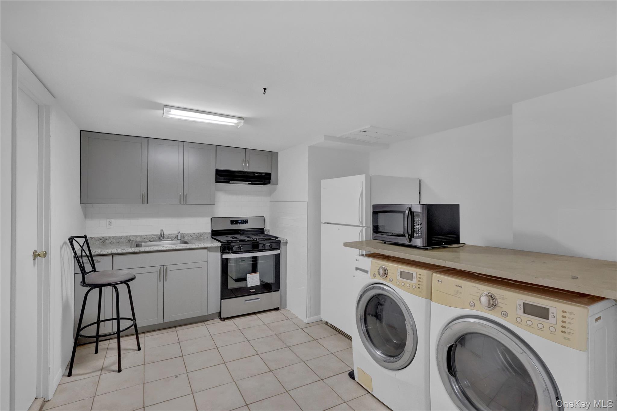 Single Family Pond  Suffolk County, NY 11733, MLS-934276-31