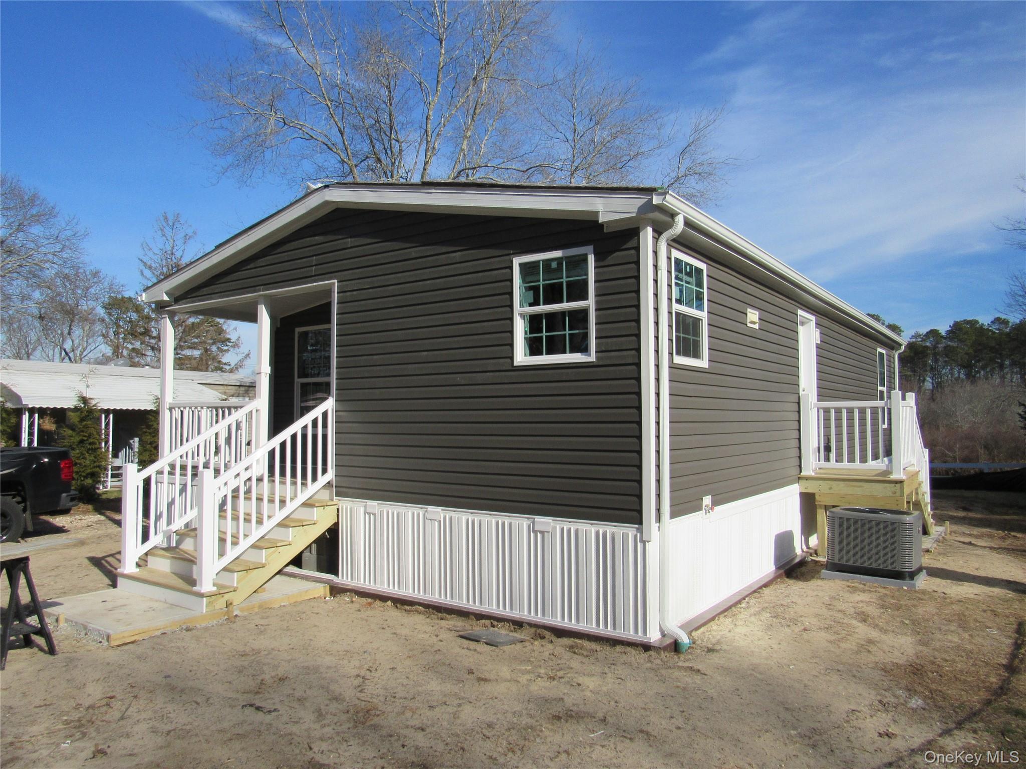 Single Family Riverleigh  Suffolk County, NY 11901, MLS-934302-2