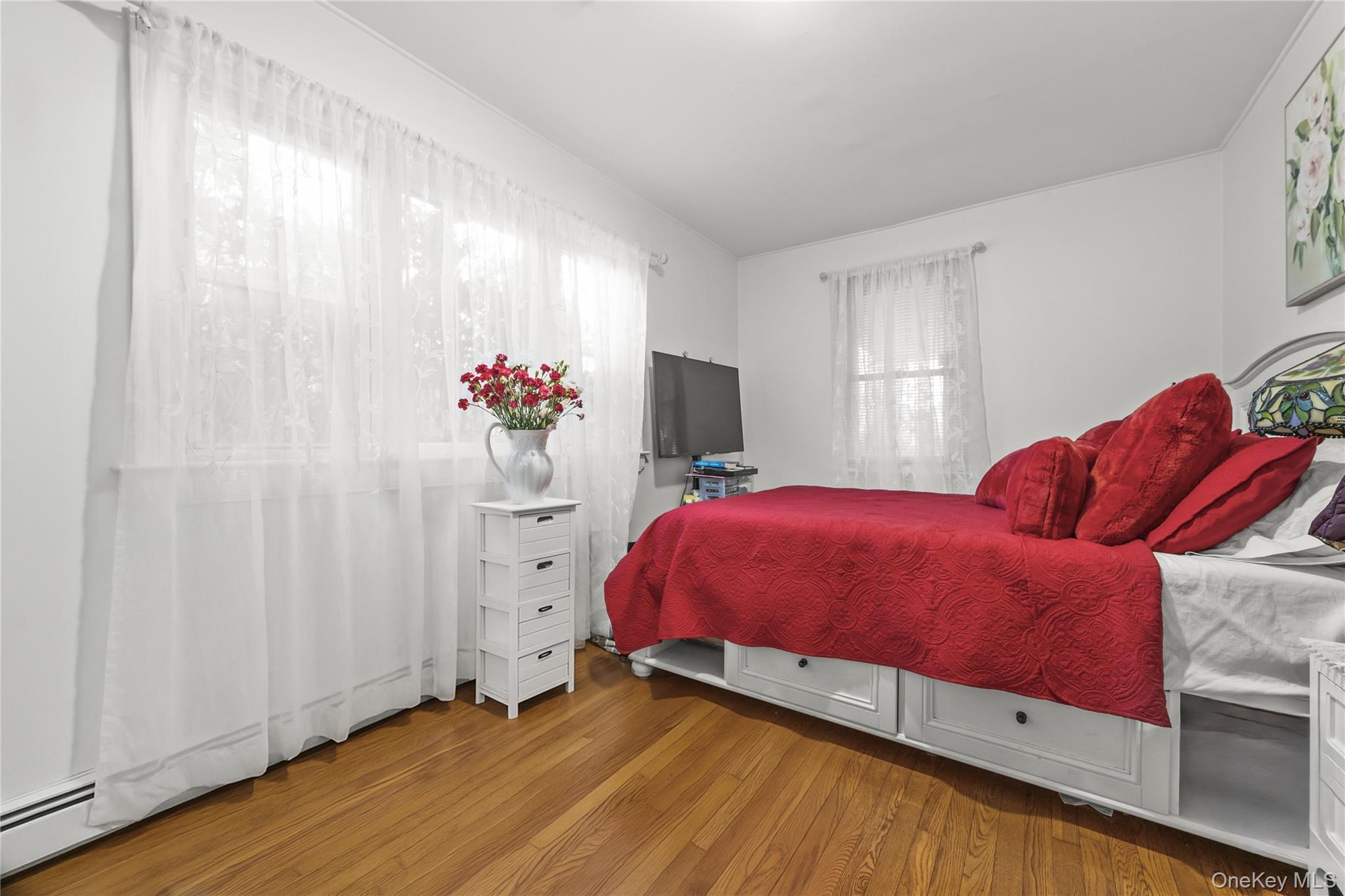 Single Family Cryders Queens, NY 11357, MLS-934310-3