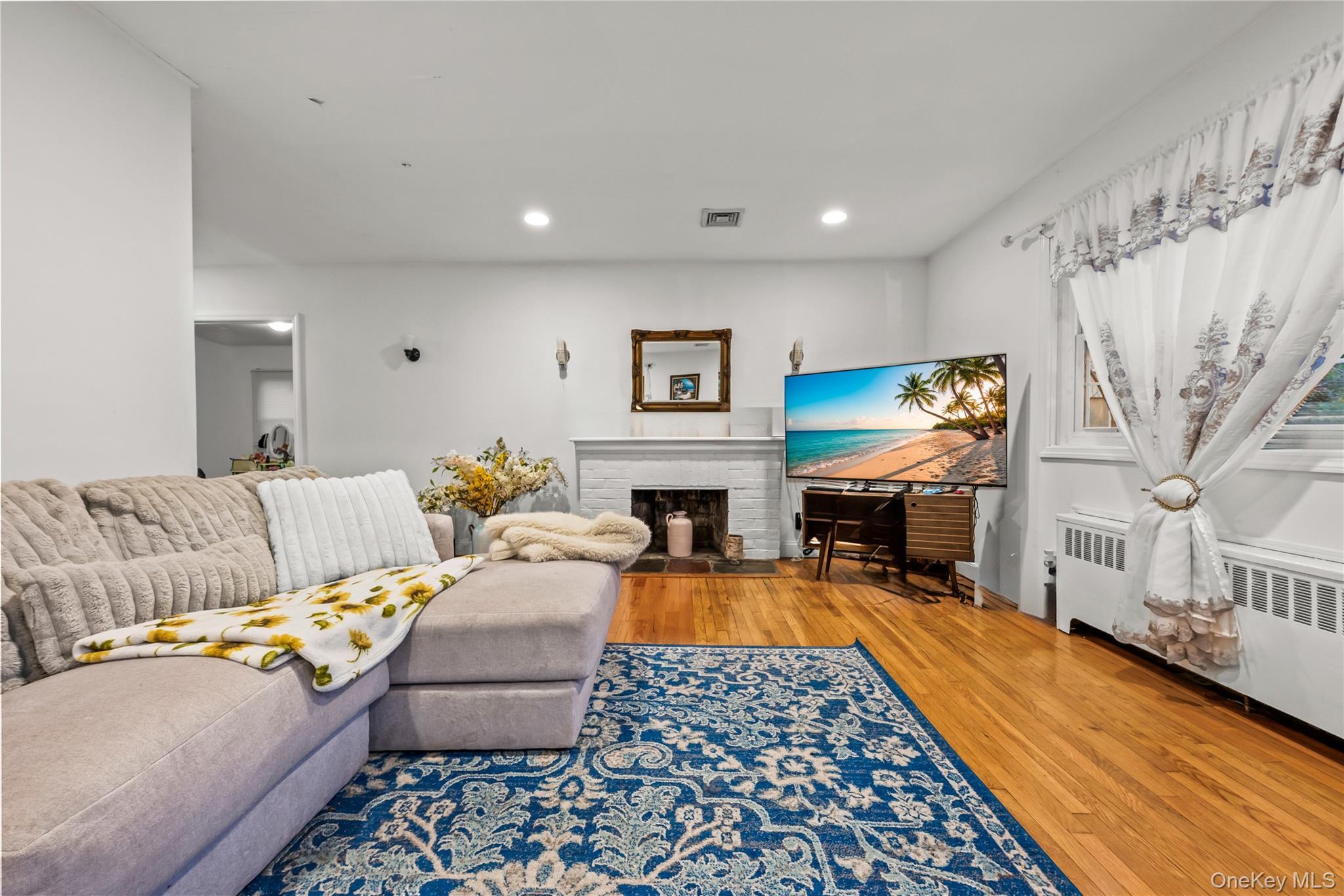 Single Family Cryders Queens, NY 11357, MLS-934310-6