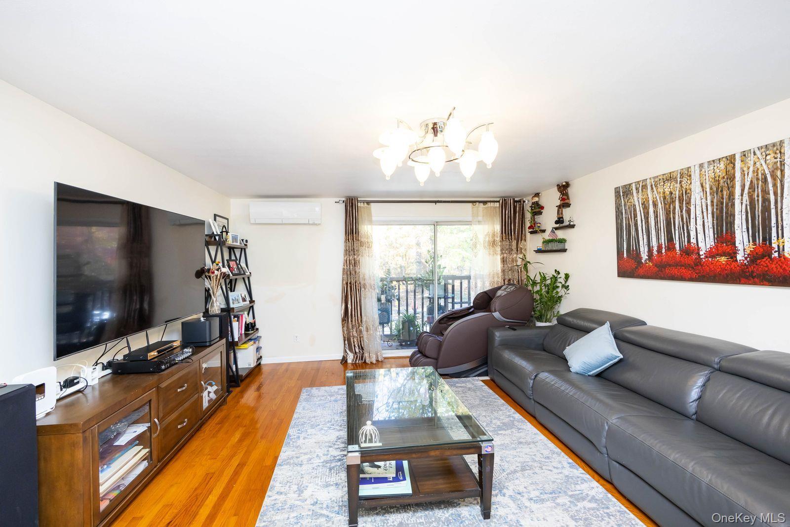 Single Family Park Staten Island, NY 10314, MLS-934321-20