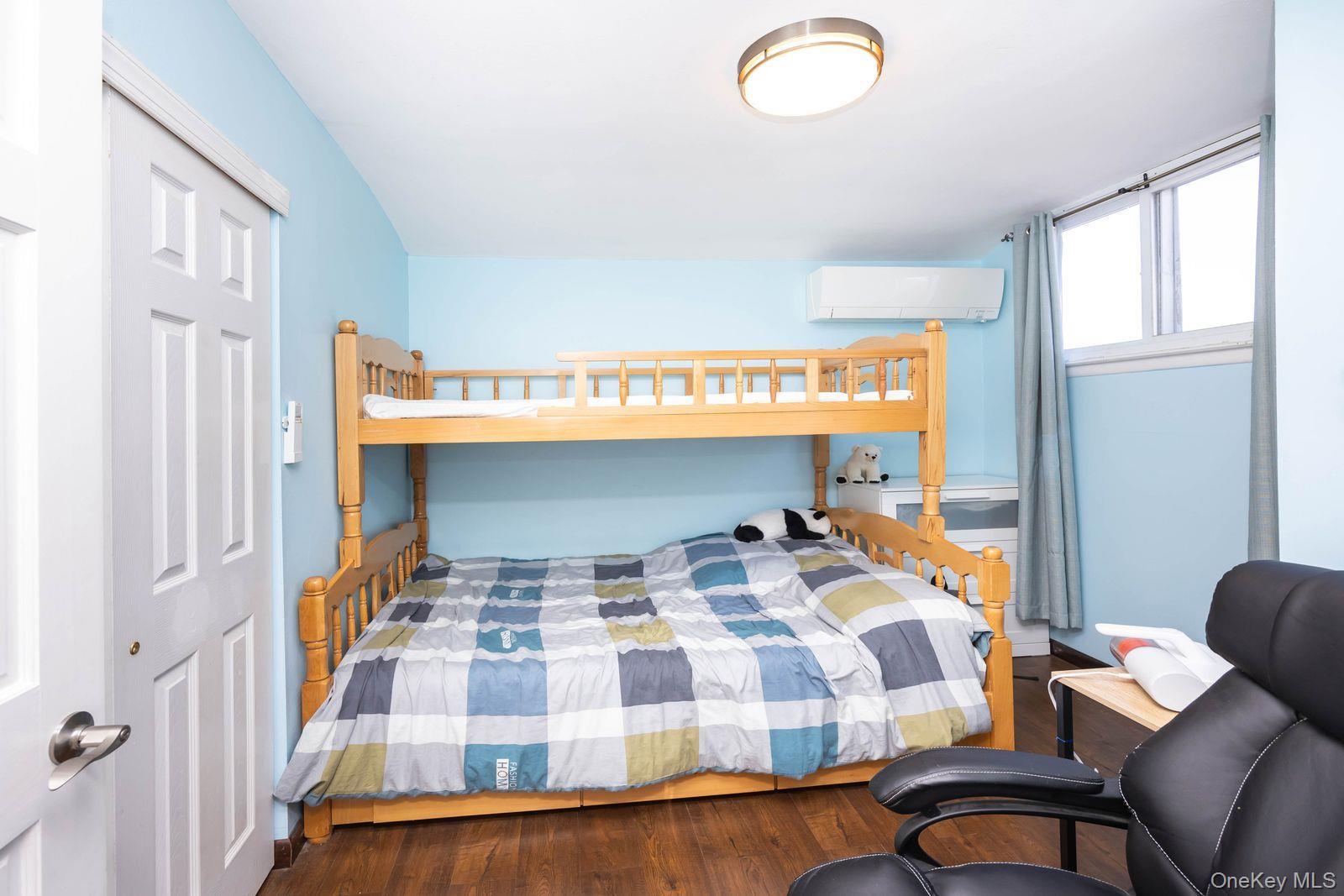 Single Family Park Staten Island, NY 10314, MLS-934321-30