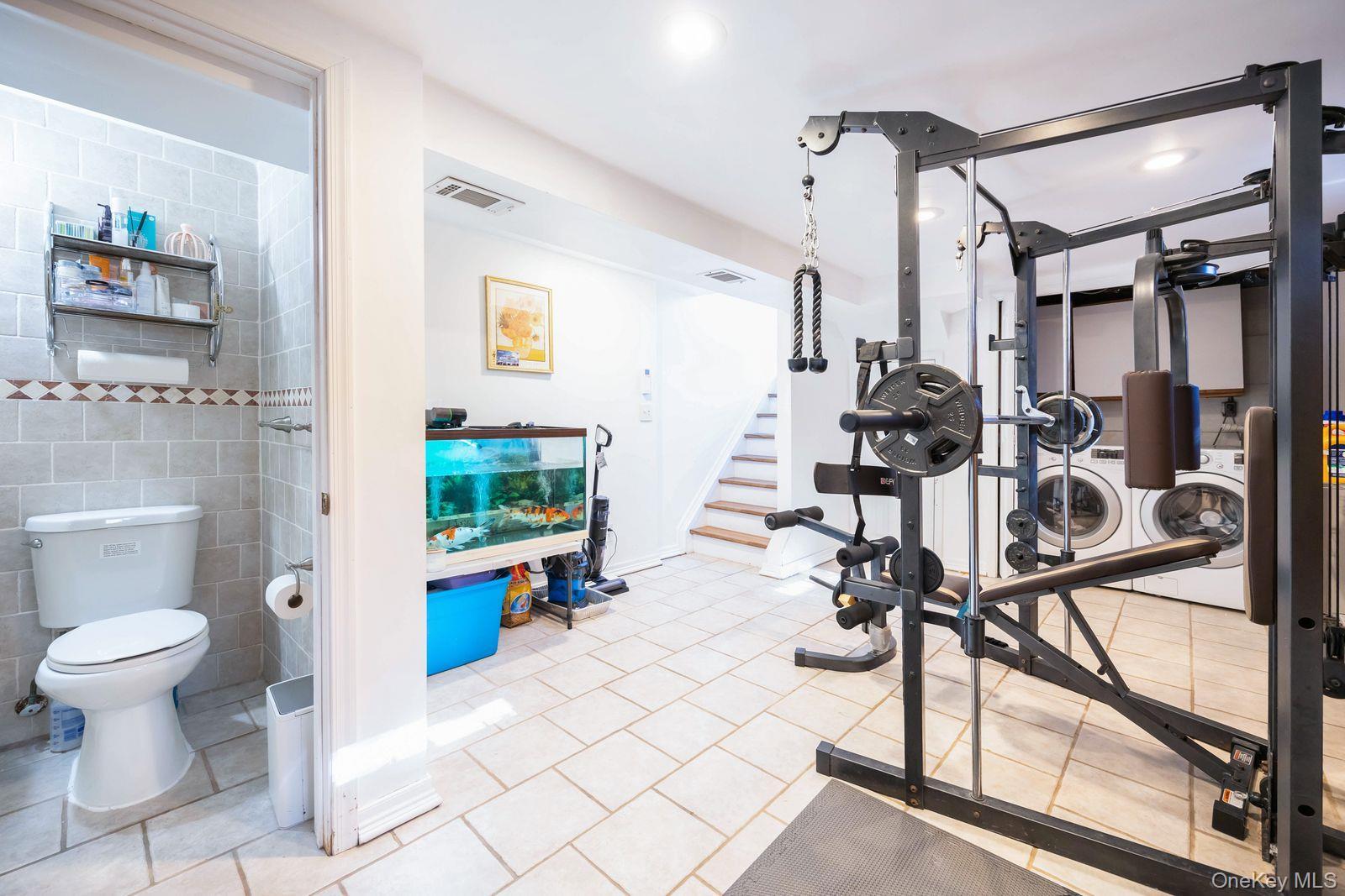 Single Family Park Staten Island, NY 10314, MLS-934321-32