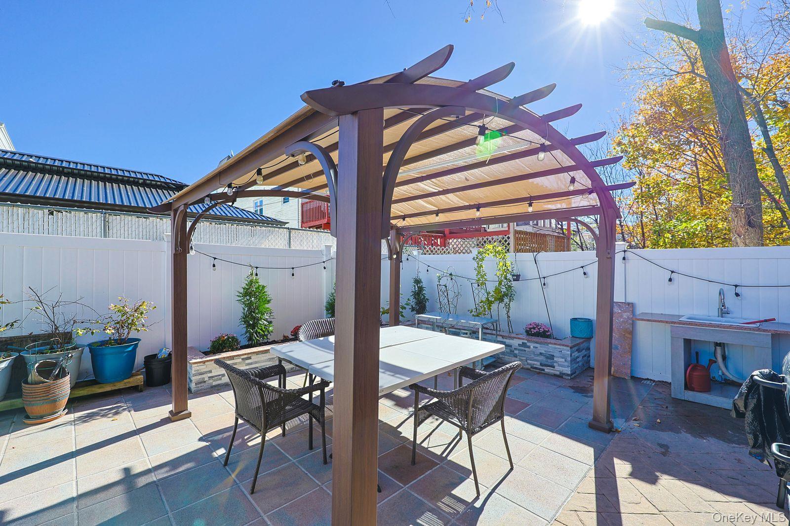 Single Family Park Staten Island, NY 10314, MLS-934321-5