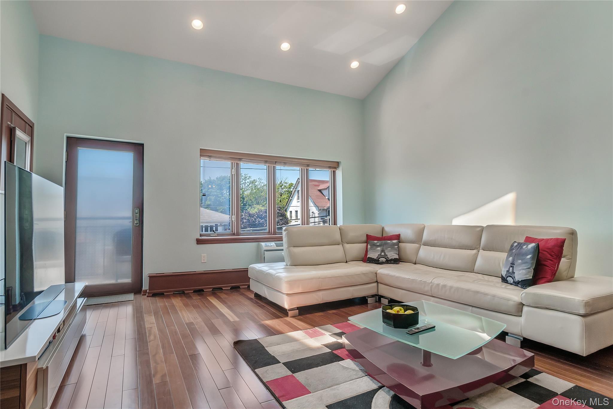 Condo Beach 124th  Queens, NY 11694, MLS-934325-5