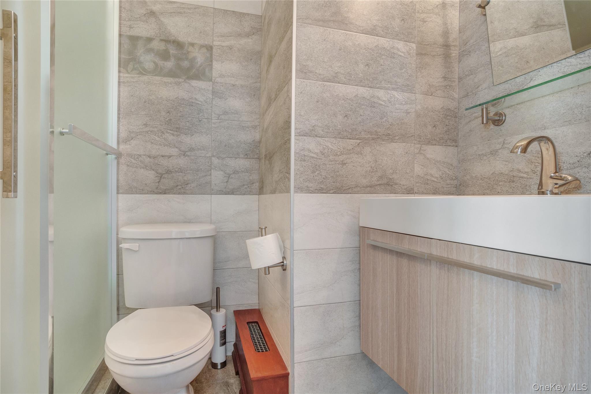 Condo Beach 124th  Queens, NY 11694, MLS-934325-8