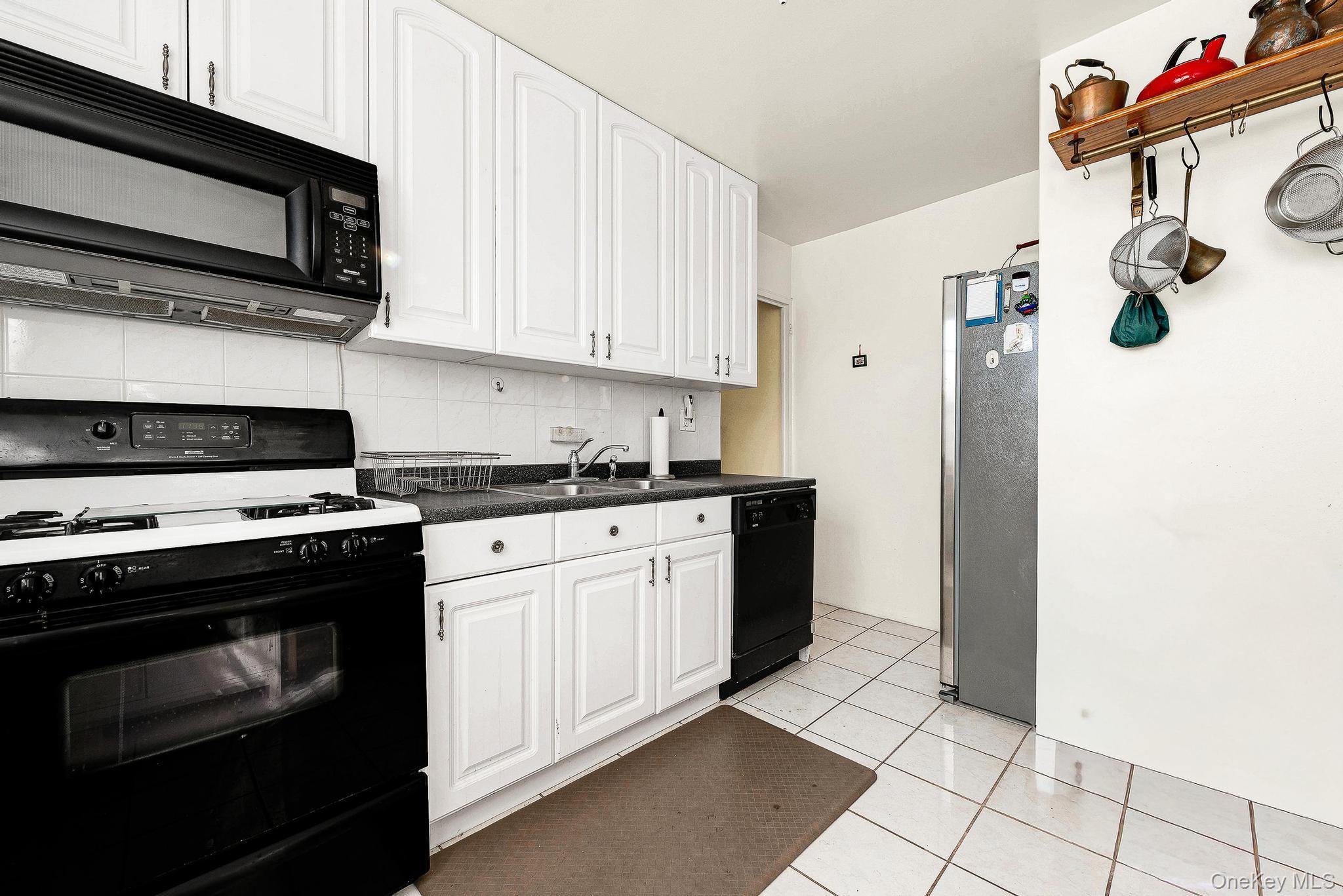 Condo Yellowstone  Queens, NY 11375, MLS-934334-15