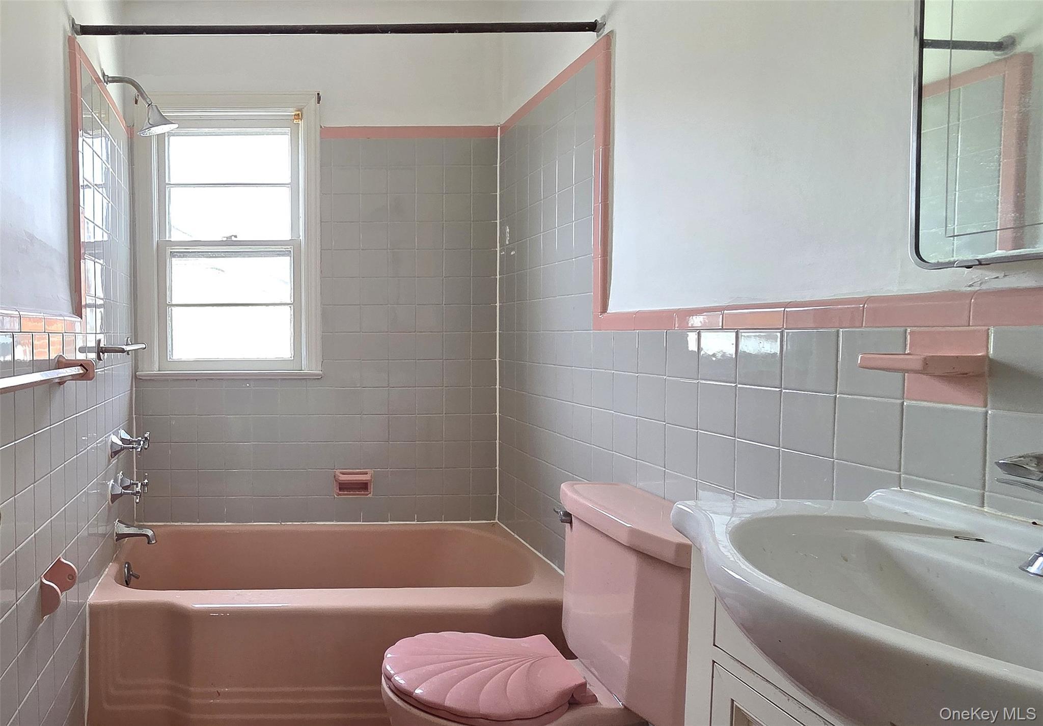 Single Family Ridgewood Westchester County, NY 10704, MLS-934387-15