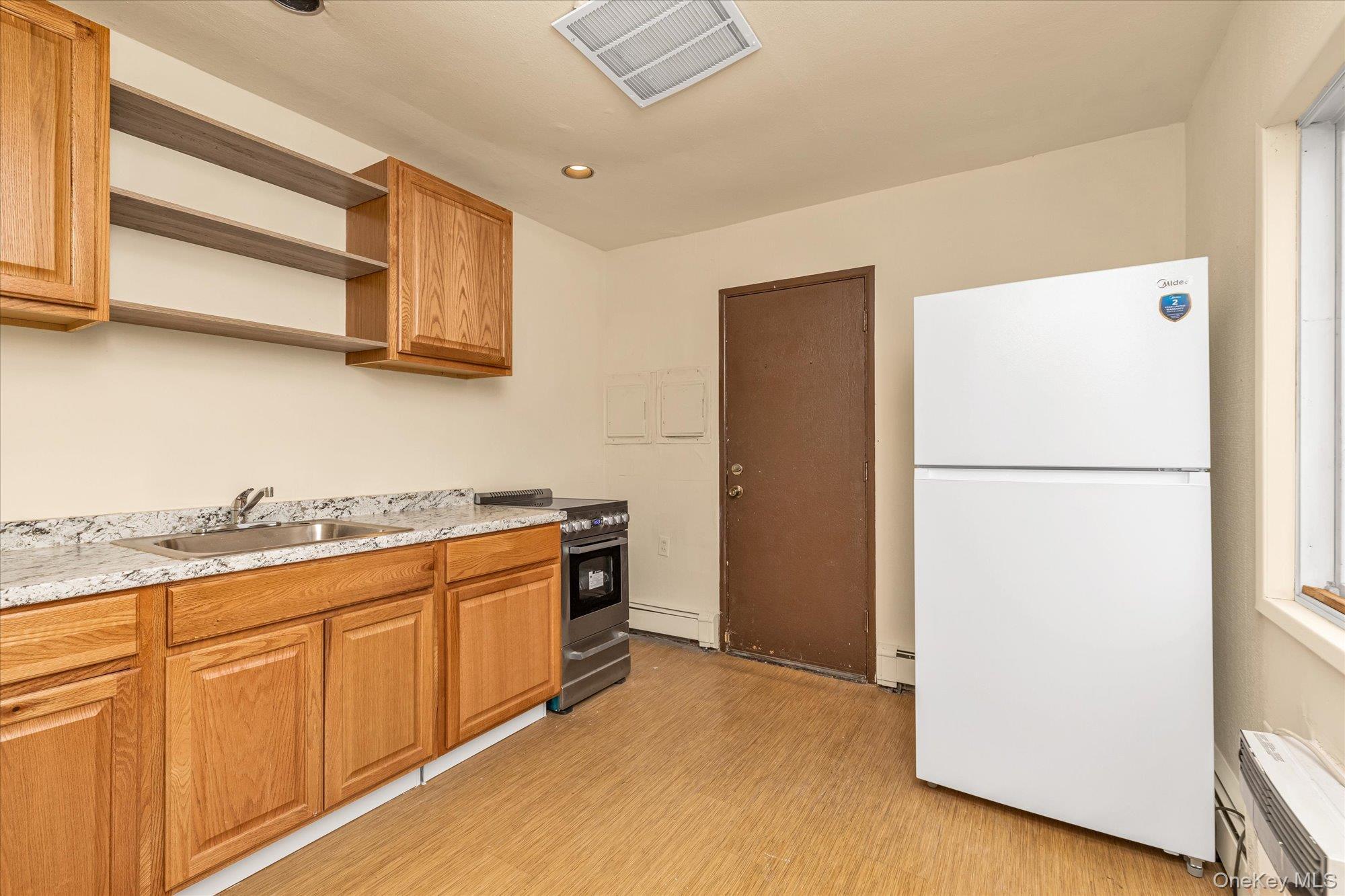 Single Family Ranch Nassau County, NY 11756, MLS-934404-2