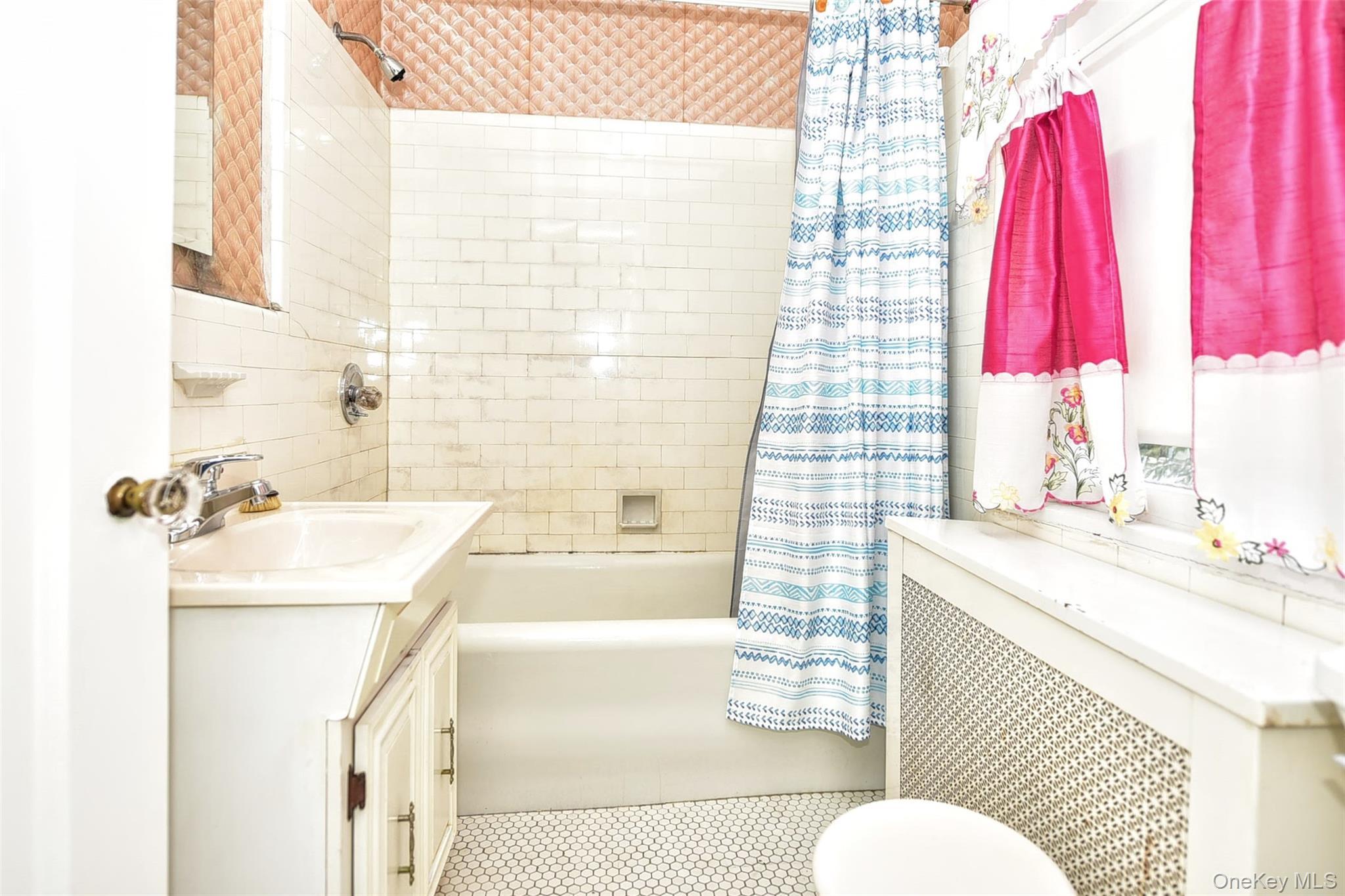 Single Family Battle Westchester County, NY 10606, MLS-934442-21