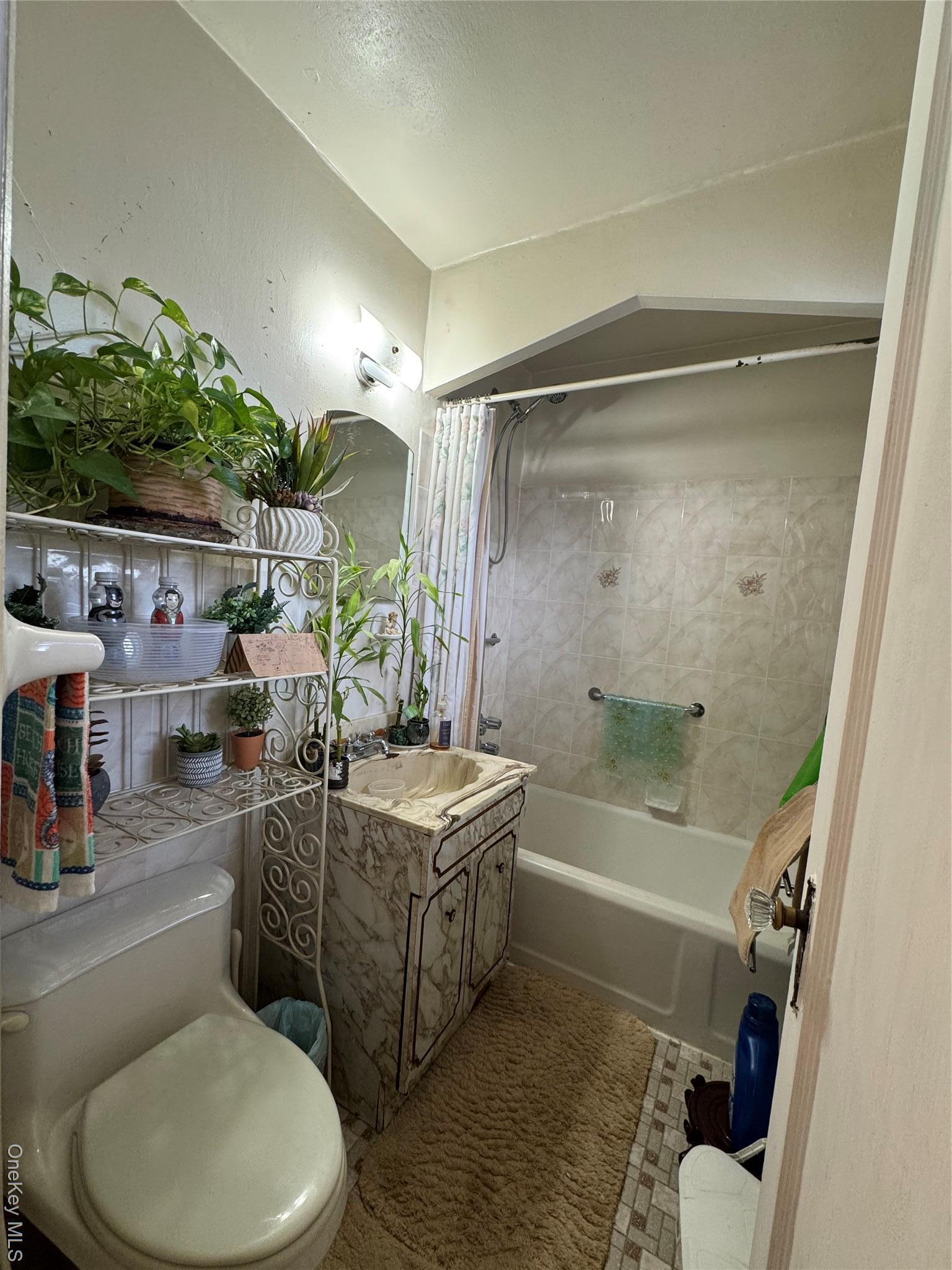 Single Family 222nd Bronx, NY 10469, MLS-934467-11