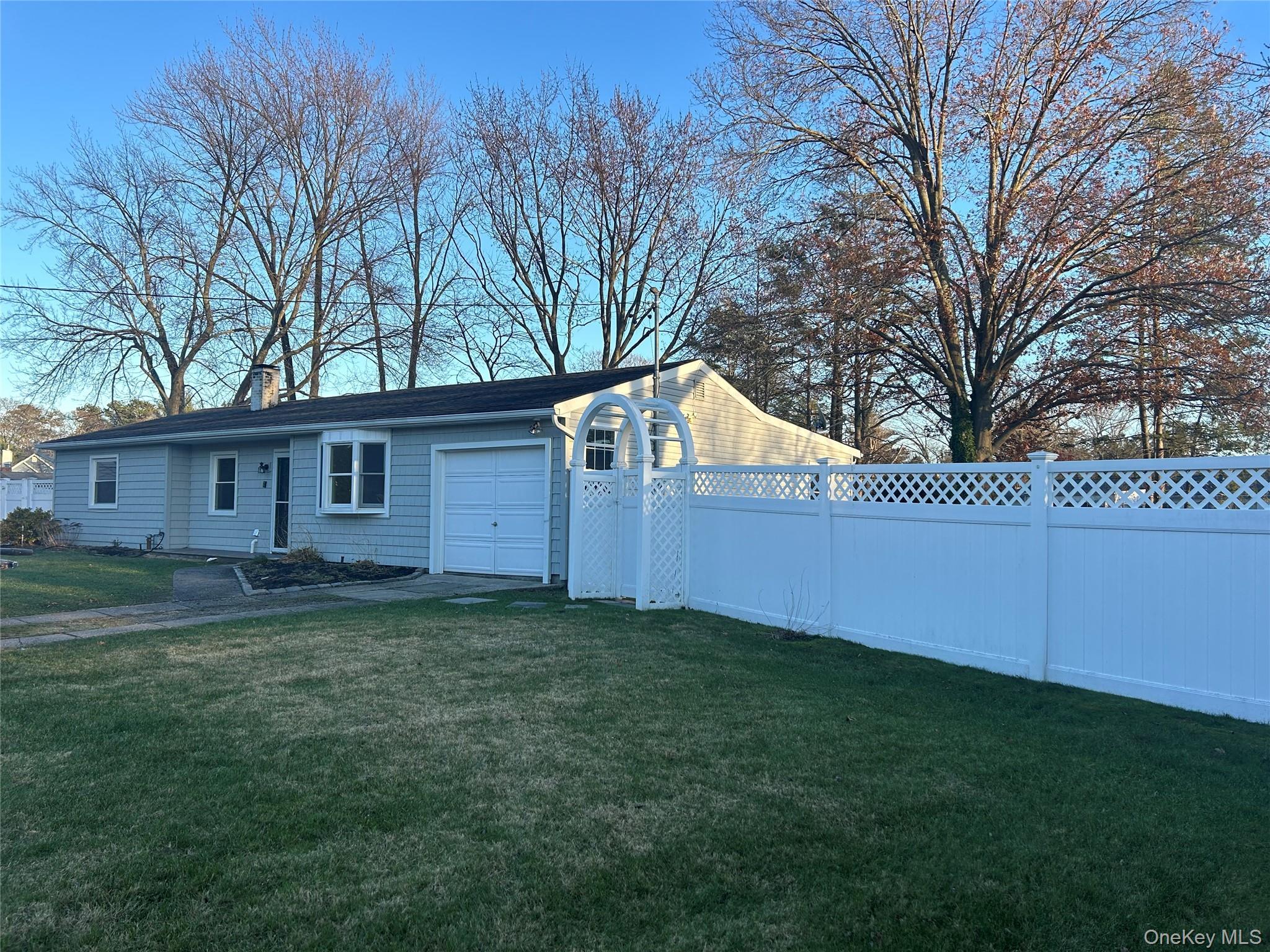 Single Family Heather Suffolk County, NY 11720, MLS-934471-2