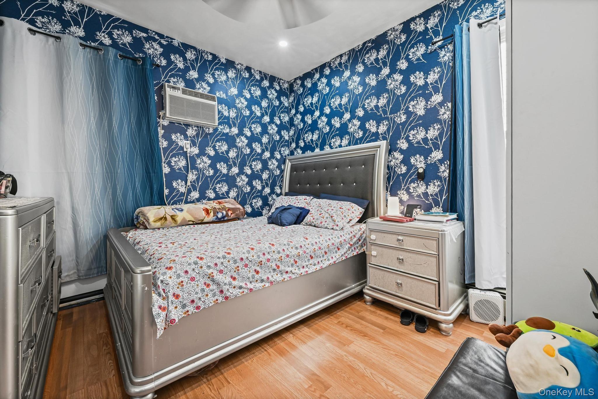 Single Family 76  Queens, NY 11421, MLS-934474-16