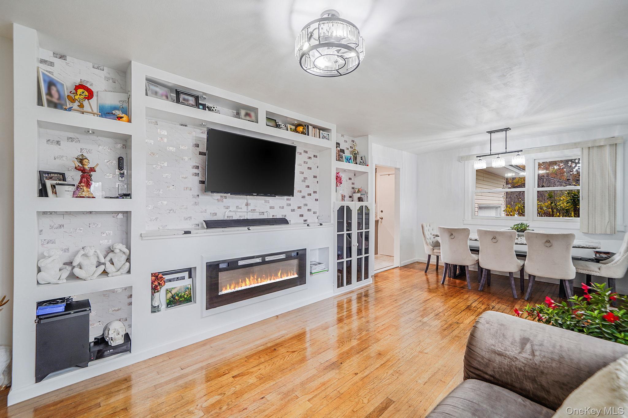 Single Family Jefferson  Suffolk County, NY 11951, MLS-934477-8