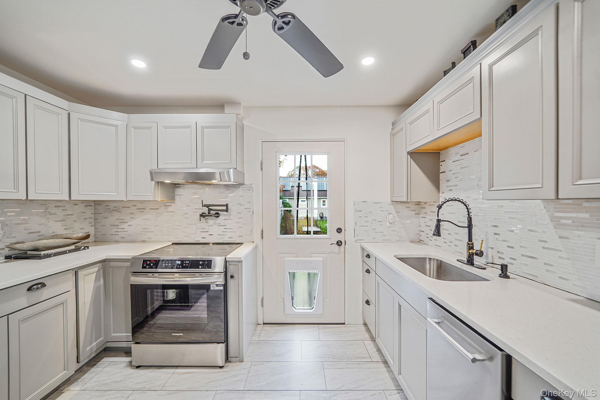 Single Family Jefferson  Suffolk County, NY 11951, MLS-934477-9