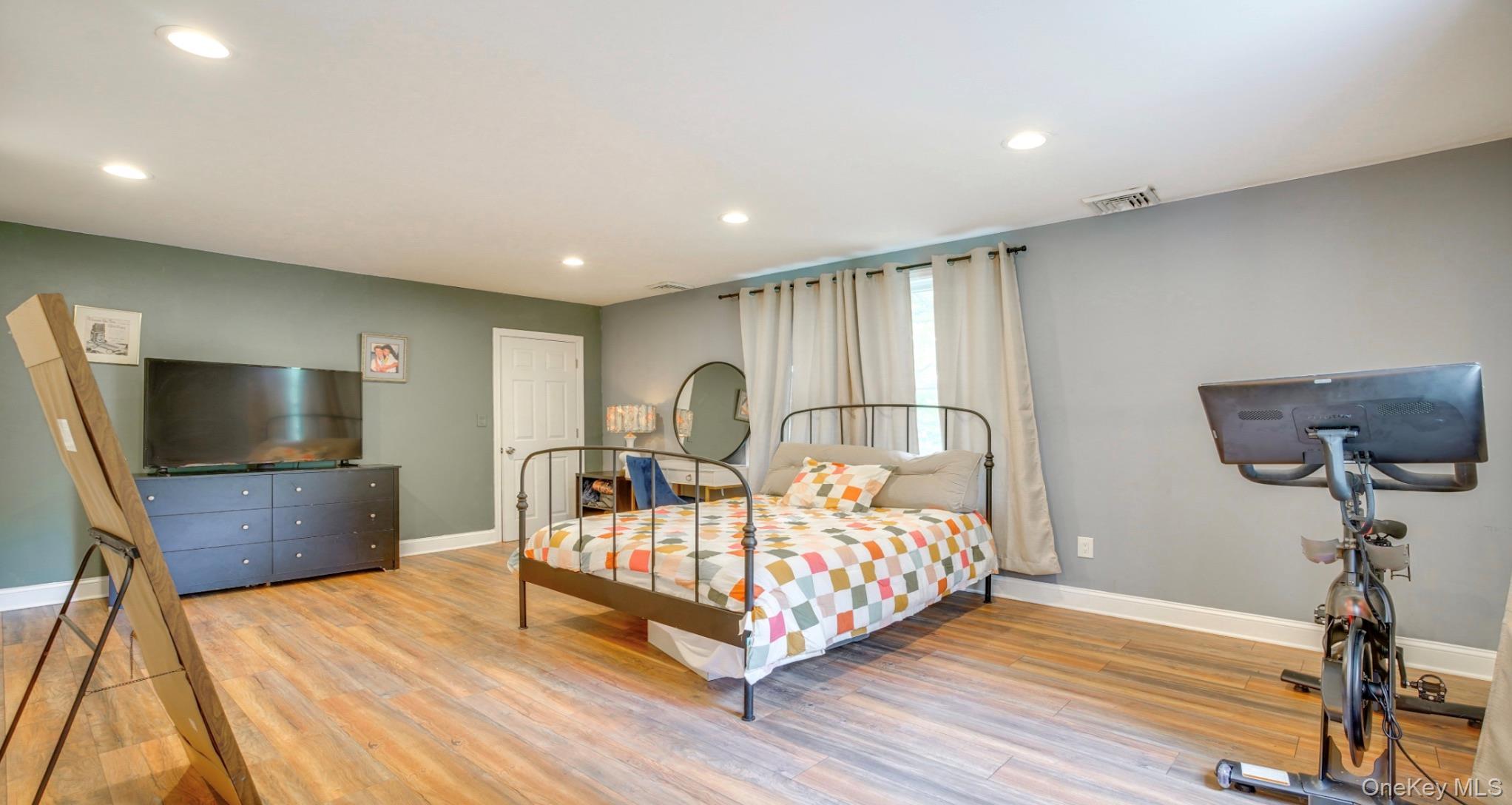 Single Family Warren  Putnam County, NY 12563, MLS-934500-11