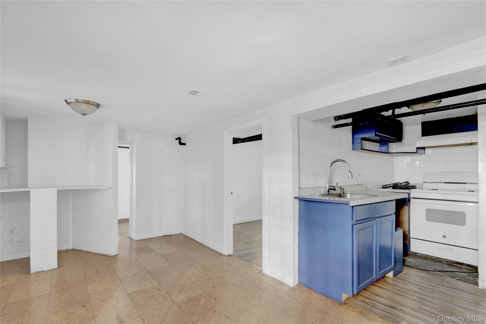 Single Family Collier  Queens, NY 11691, MLS-934529-16