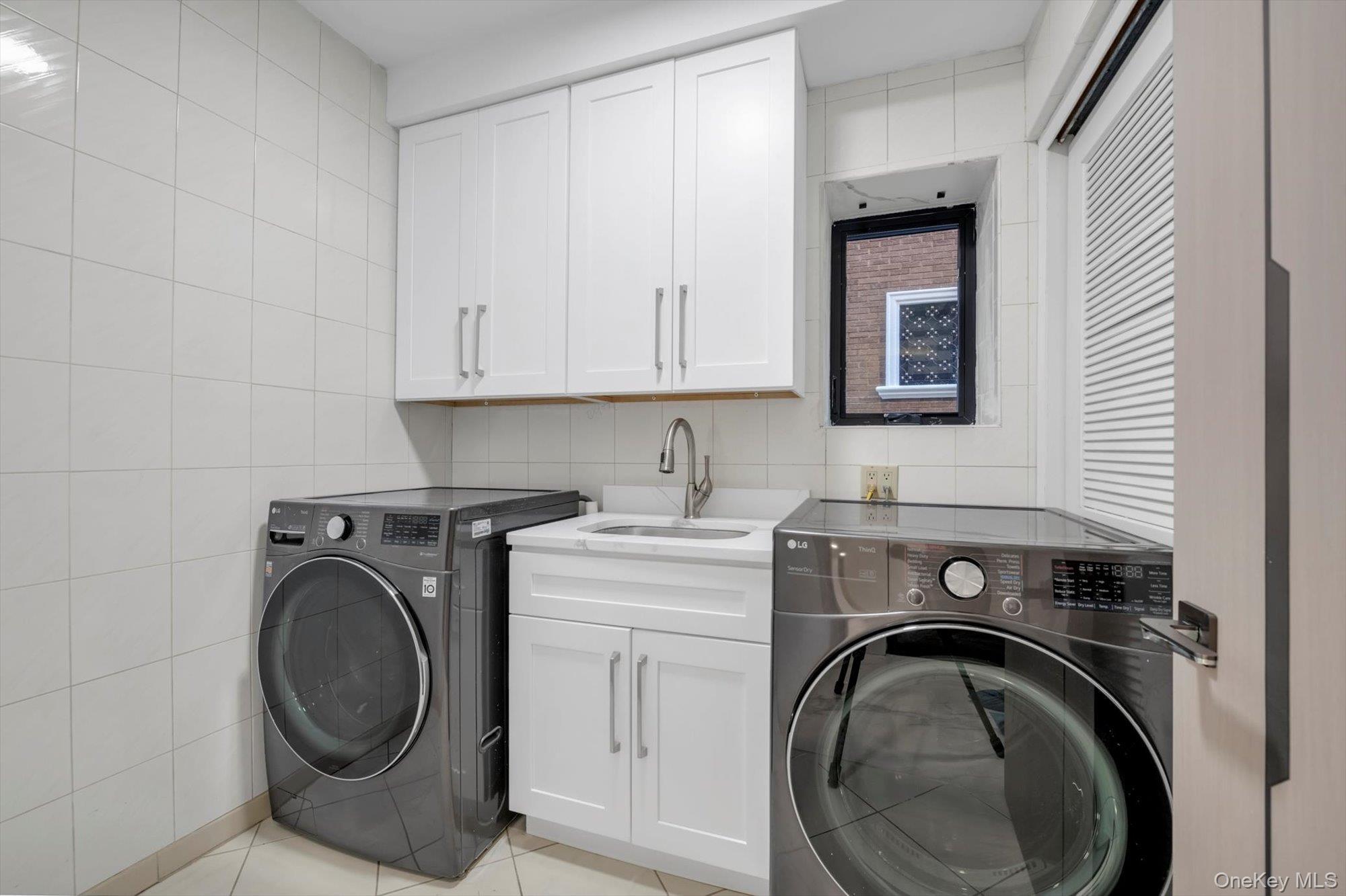 Single Family 218th  Queens, NY 11360, MLS-934534-33