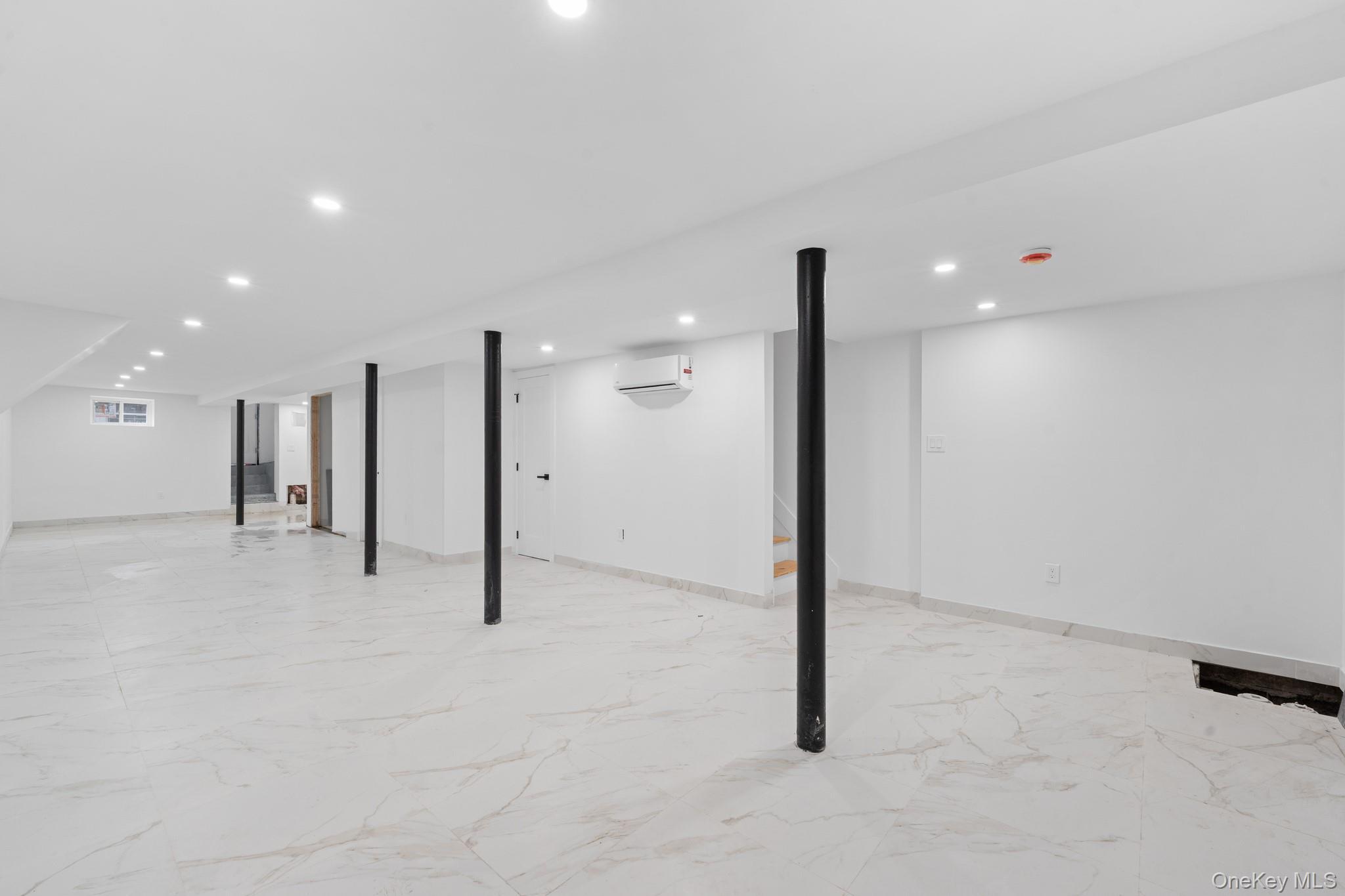 Single Family 227th Bronx, NY 10466, MLS-934547-18