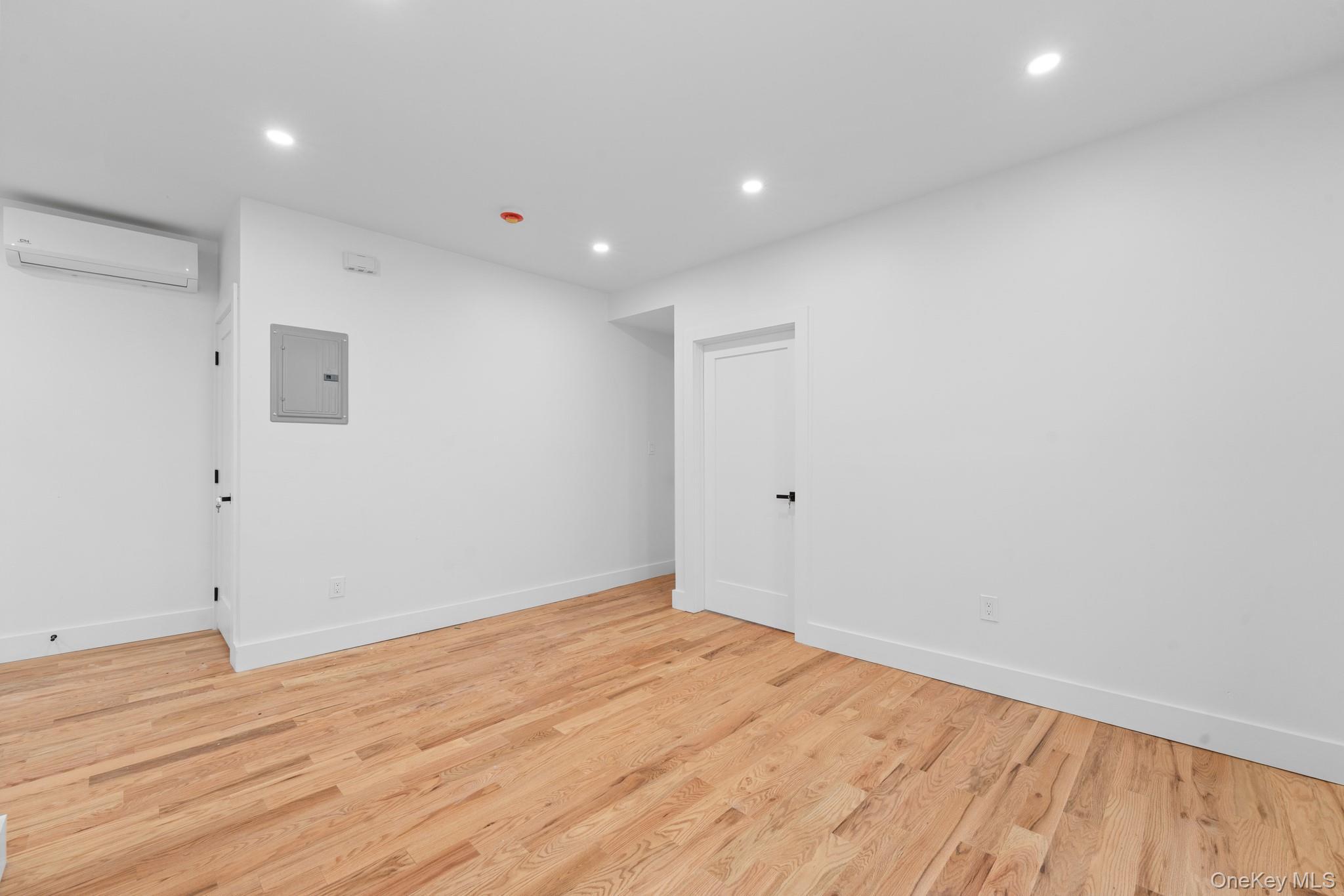 Single Family 227th Bronx, NY 10466, MLS-934547-6