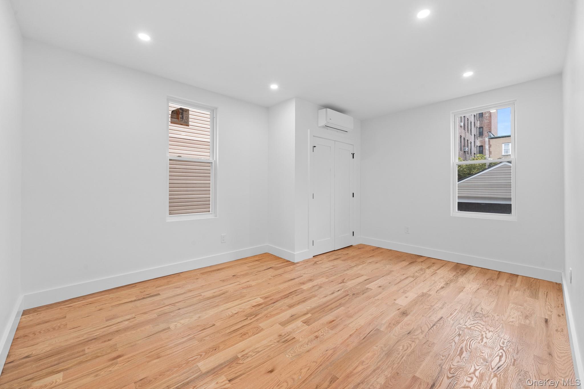 Single Family 227th Bronx, NY 10466, MLS-934547-8