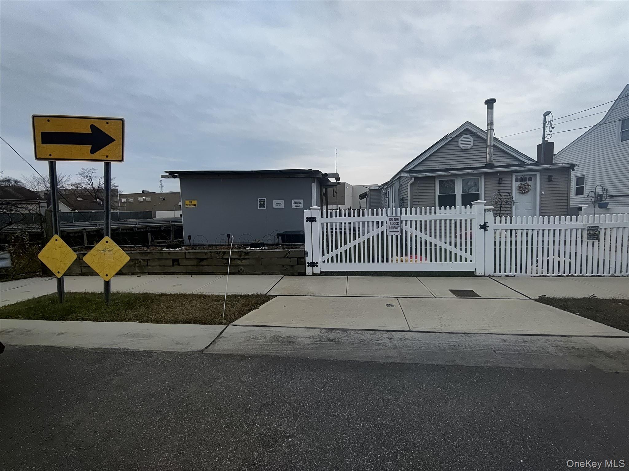 Single Family Chestnut Nassau County, NY 11096, MLS-934552-2