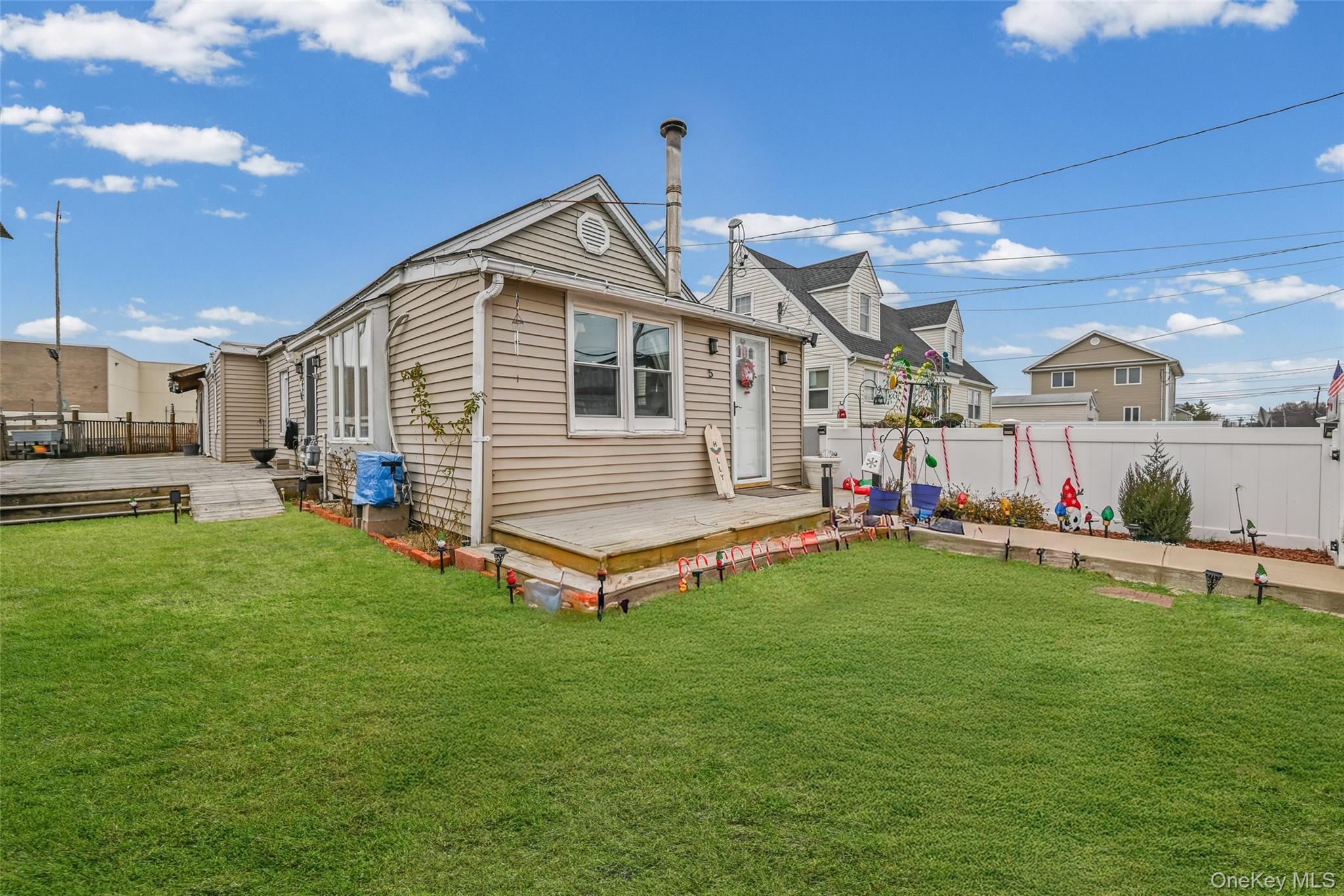 Single Family Chestnut Nassau County, NY 11096, MLS-934552-3